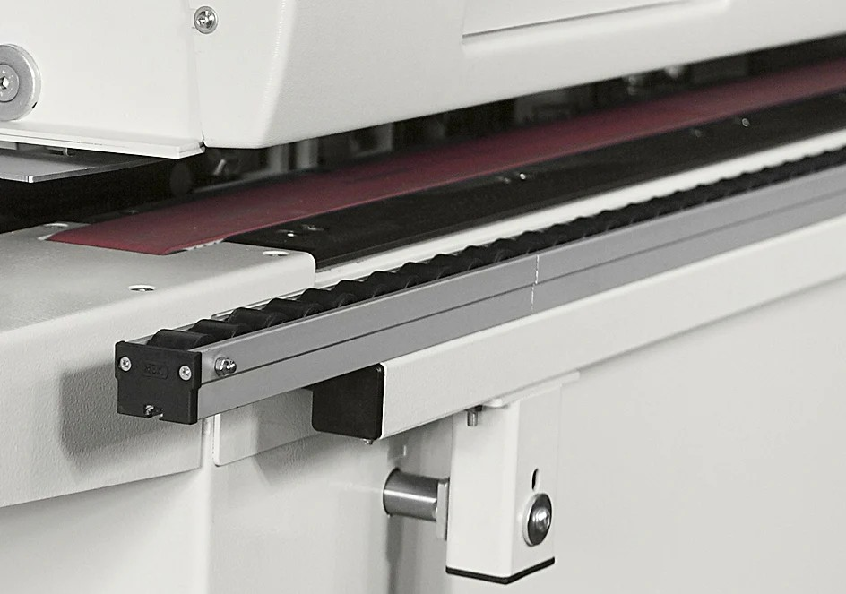 SELT / SOLD - SCM industria B-03 ME 25 - Kantlímingarvél frá Iðnvélum 9