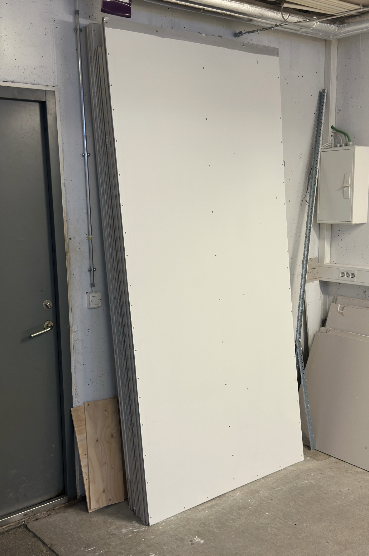 SELT / SOLD Byggingarefni 19fm - 22 gipsplötur 26 stoðir og veggjaull 6