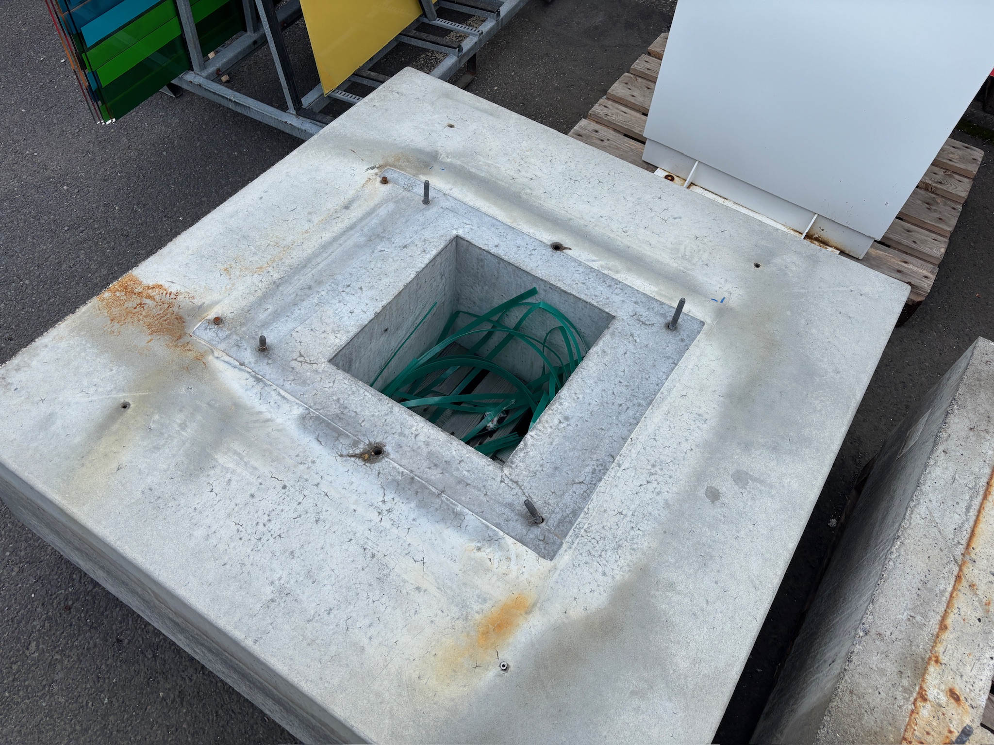 Forsteyptur sökkull H40 x 140x135 9