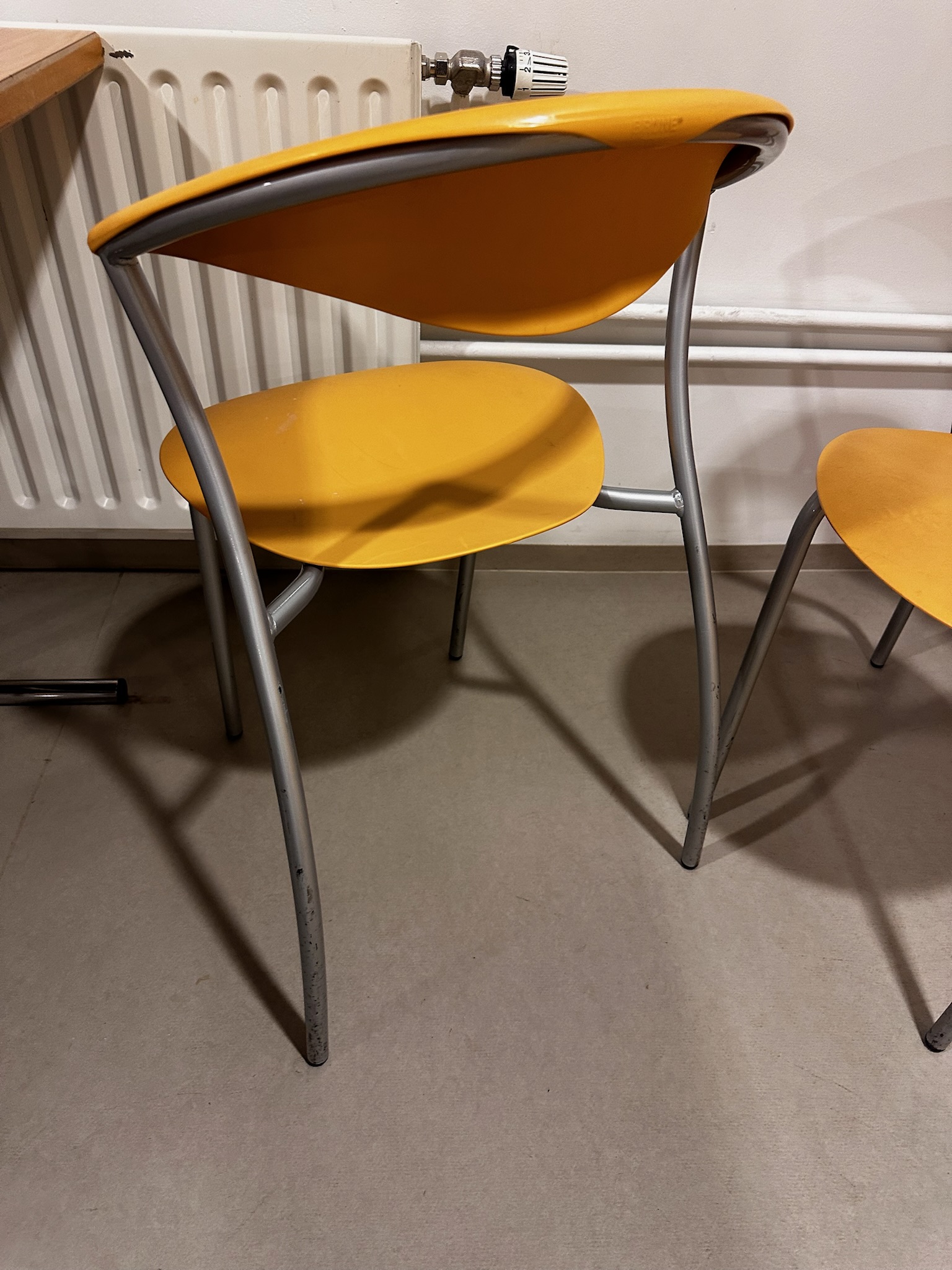 SELT / SOLD Eldhússtólar, staflanlegir 8
