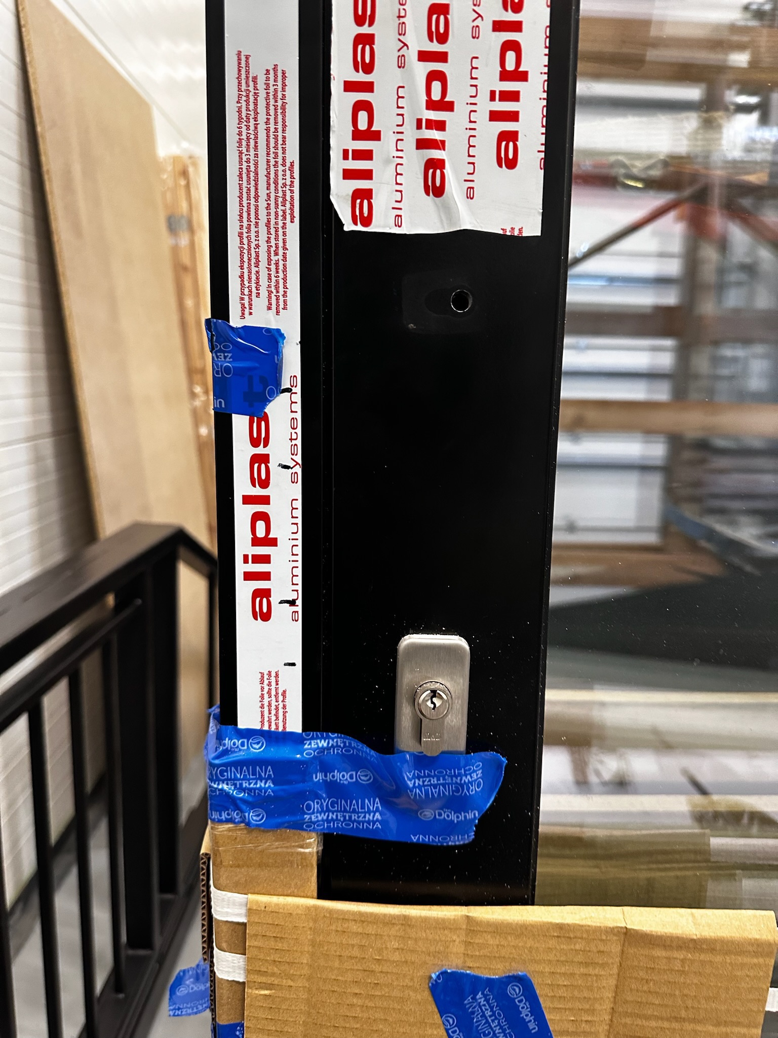 SELT / SOLD Ný glerhurð - útihurð í álramma, H230 x B136 x Þykkt 8 sm. 7