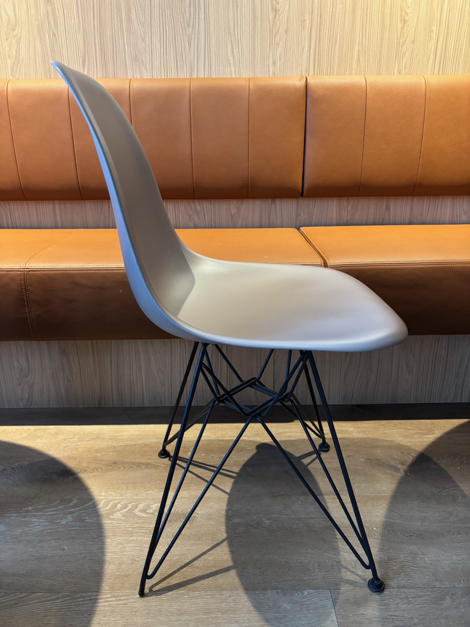 SELT / SOLD Vitra borðstofustóll frá Pennanum 3