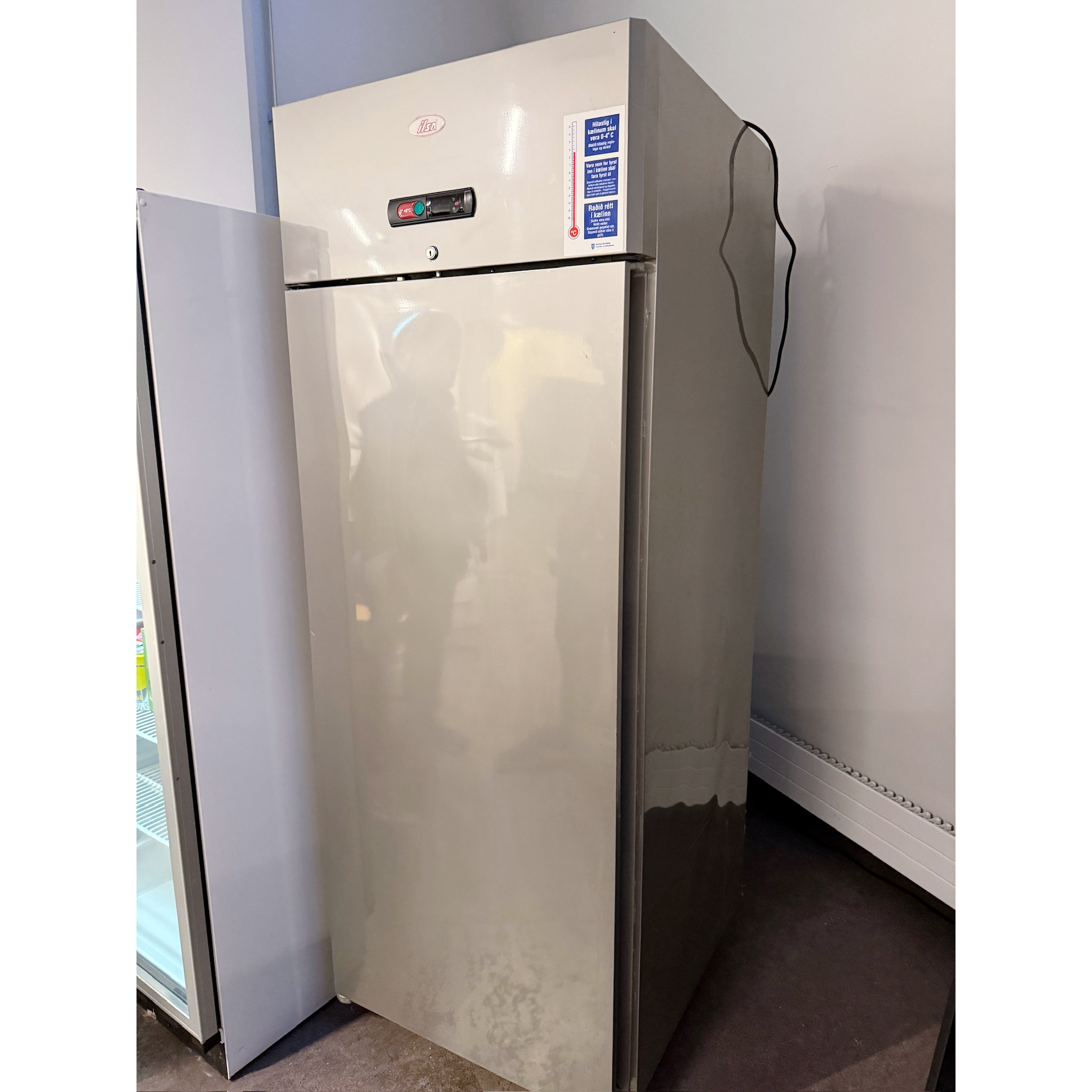 SELT / SOLD Ilsa kæliskápur, 700L
