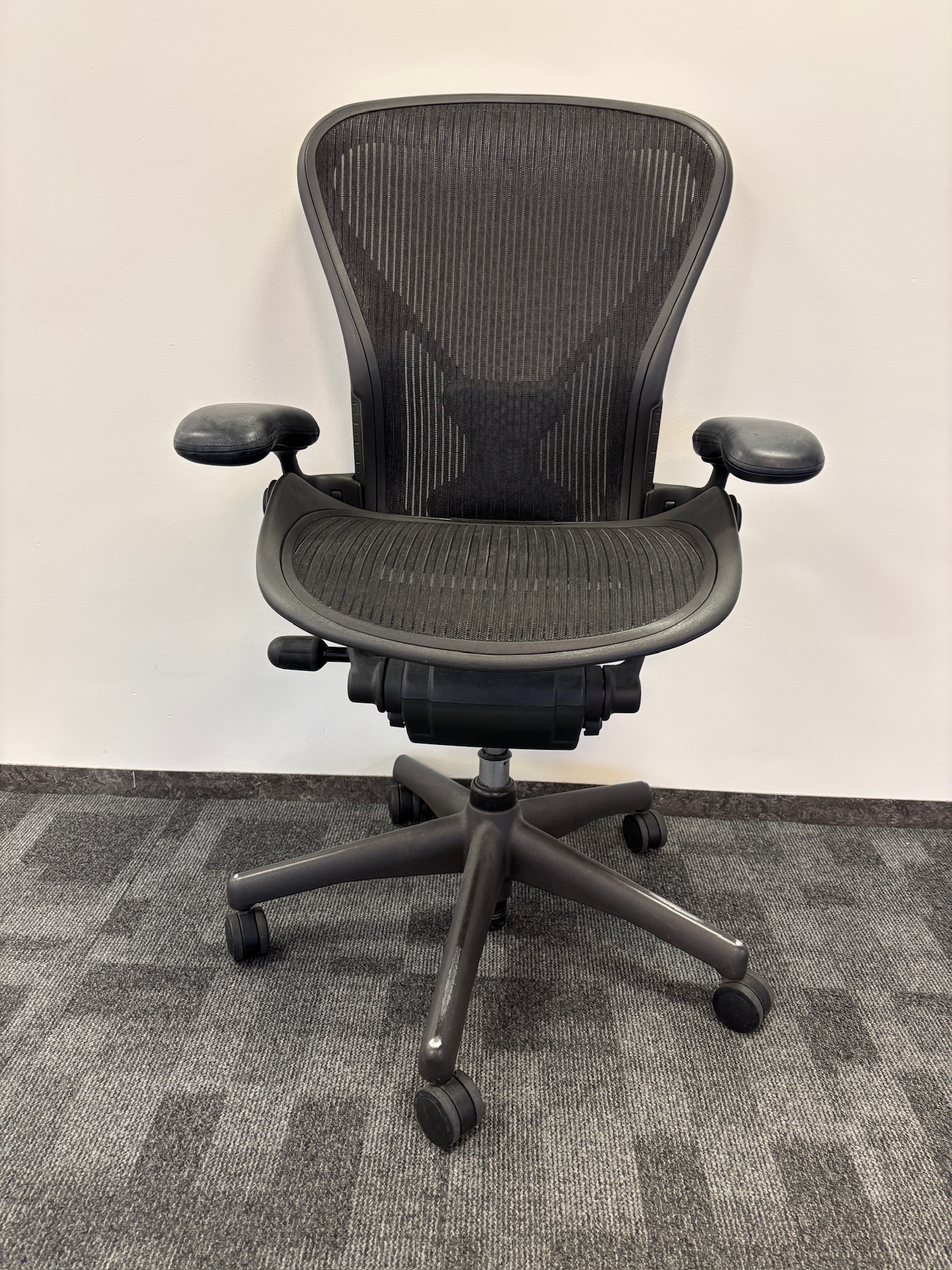 SELT / SOLD Herman Miller Aeron, B stærð