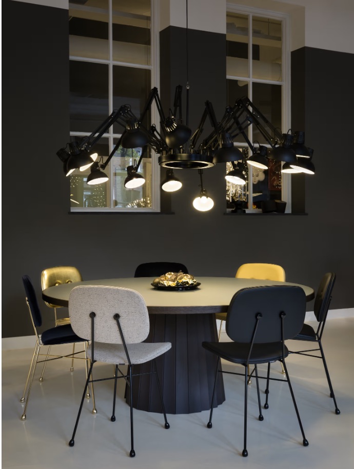 SELT / SOLD Moooi Dear Ingo – hengiljós eftir Ron Gilad (svart) 6
