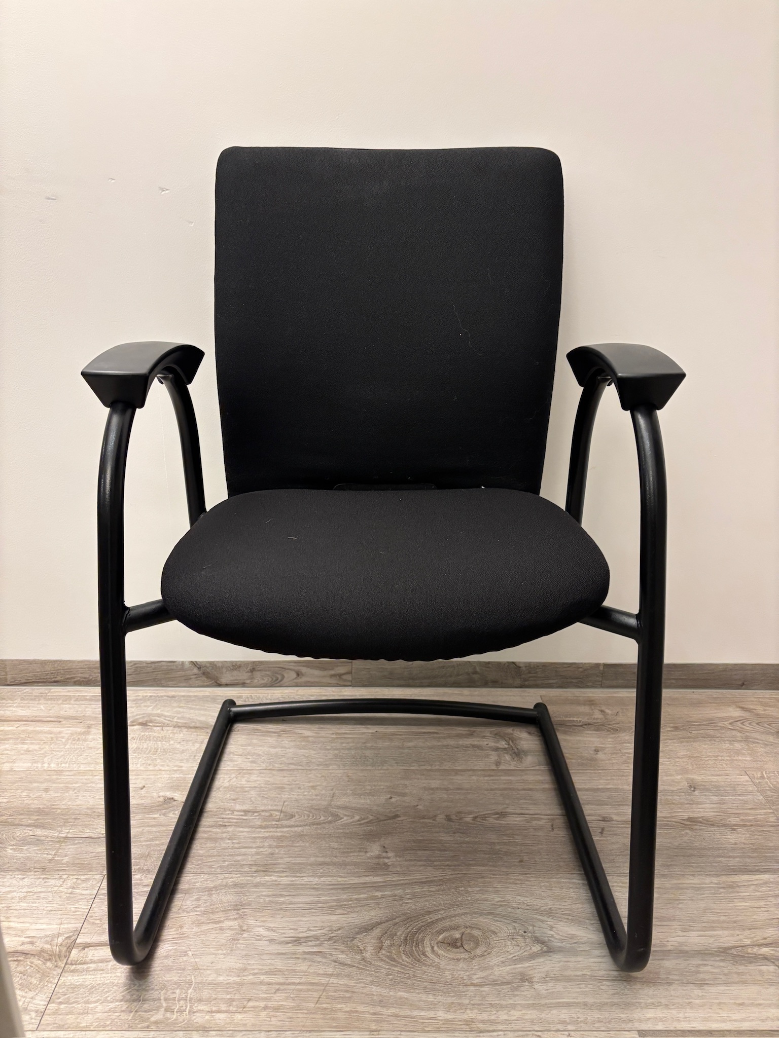 SELT / SOLD Interstuhl fundarstólar frá Pennanum