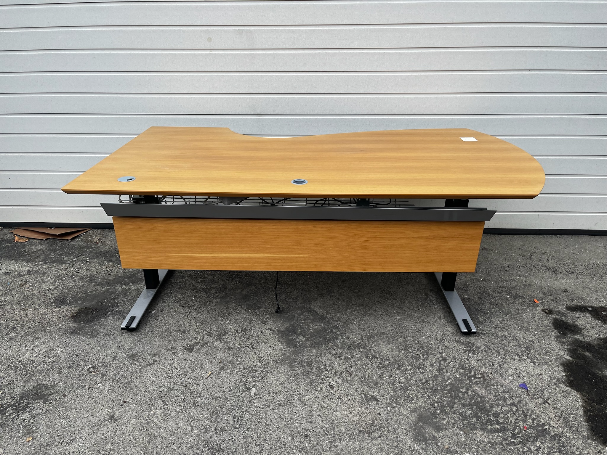 SELT / SOLD Rafmagnsborð 2
