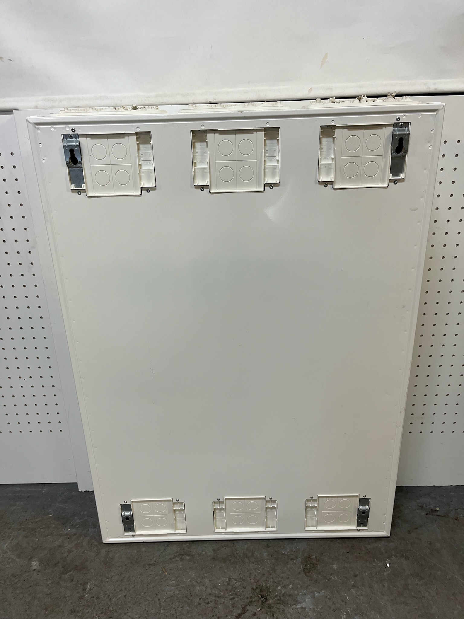 SELT / SOLD Rafmagnstafla, H110xB80xD20sm. 3
