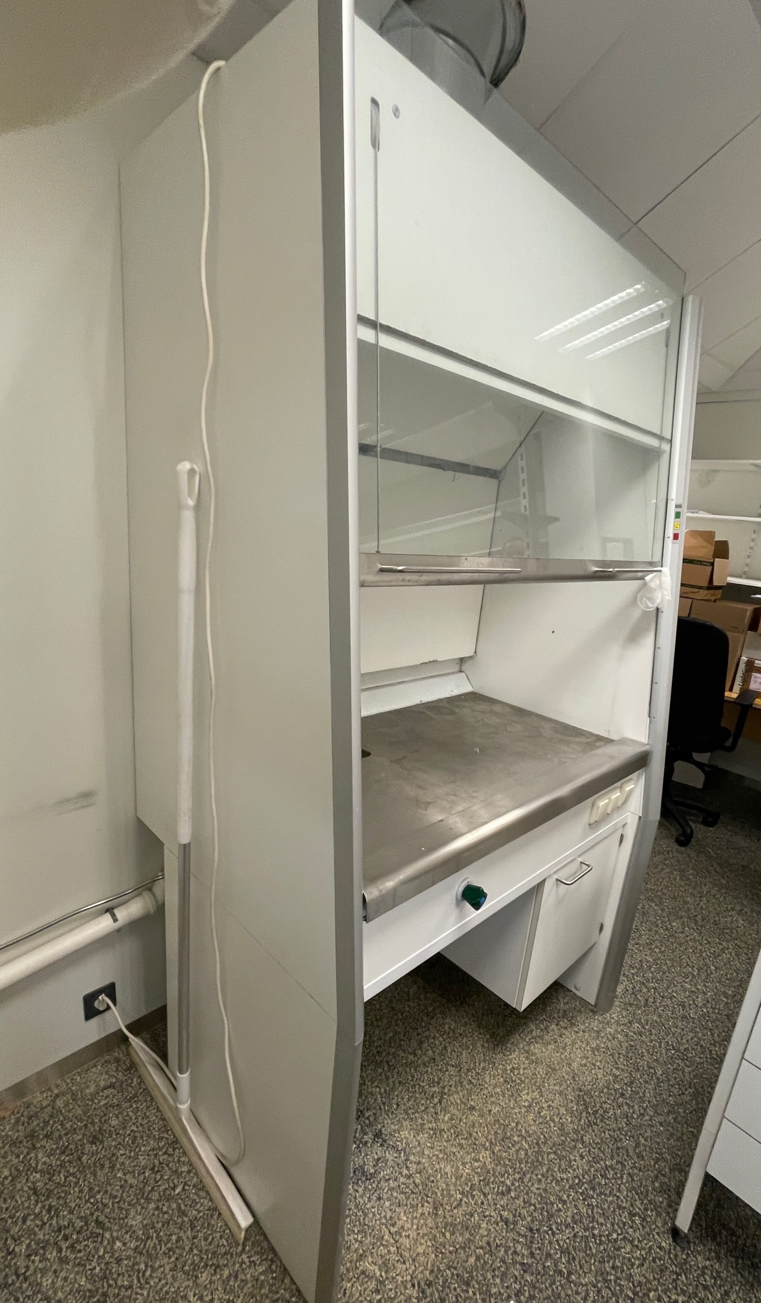 SELT / SOLD Stinkskápur / Fume cupboard 2