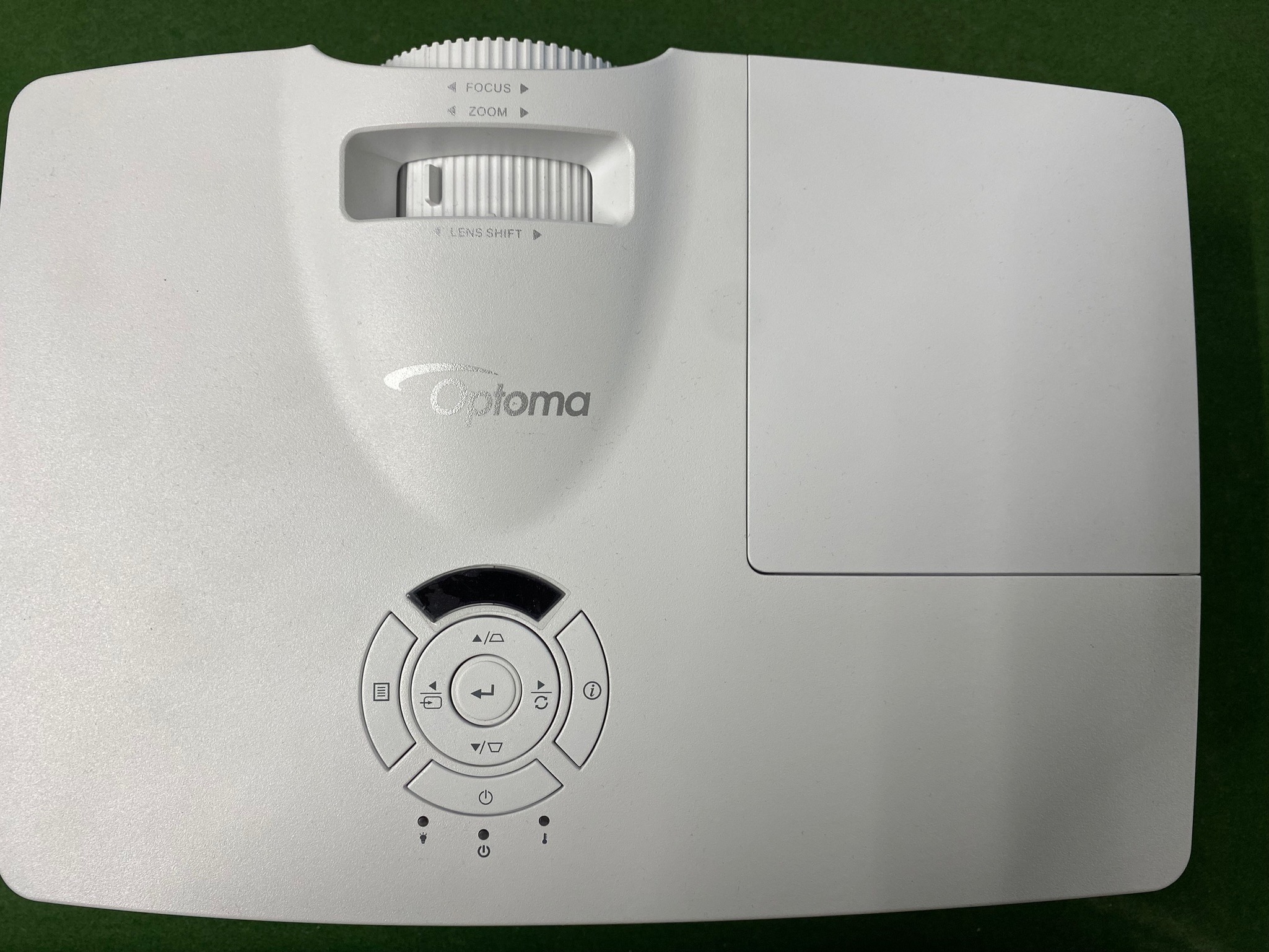 SELT / SOLD Optoma skjávarpi 4