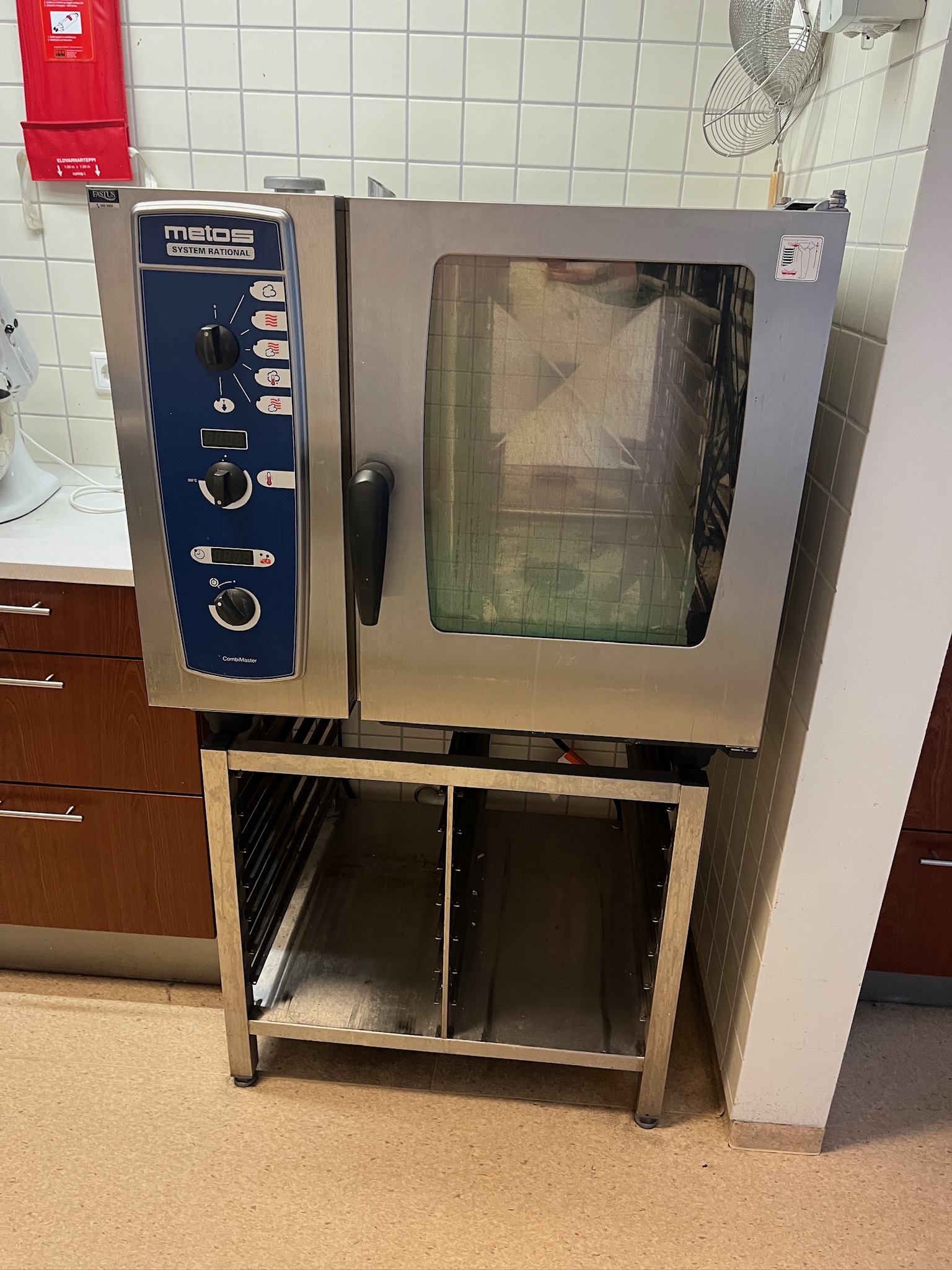 SELT / SOLD Metos stóreldhúsofn, 6 skúffur