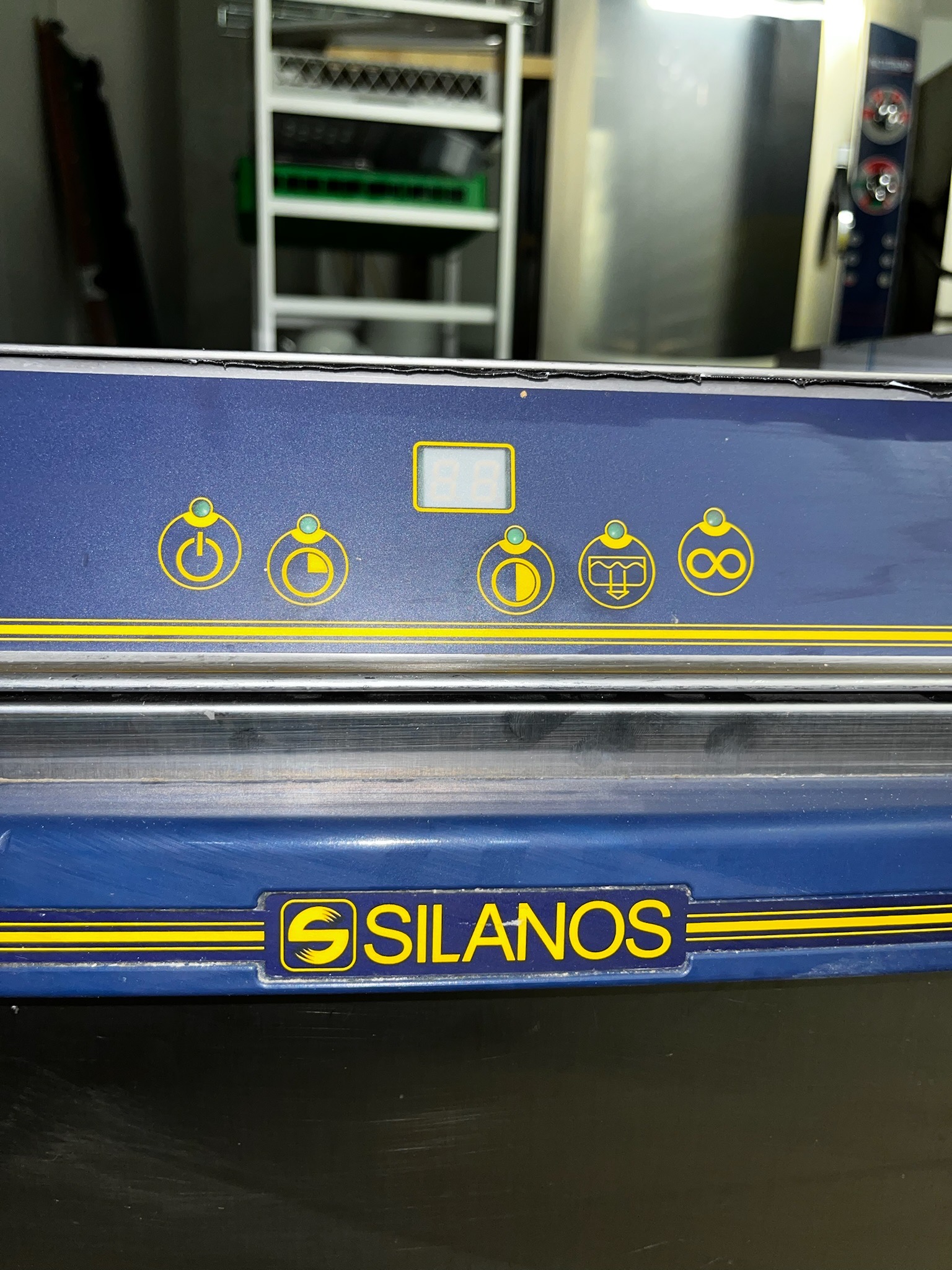 SELT / SOLD Silanos undirborðsvél, H84 x B60 x D62 sm. 4