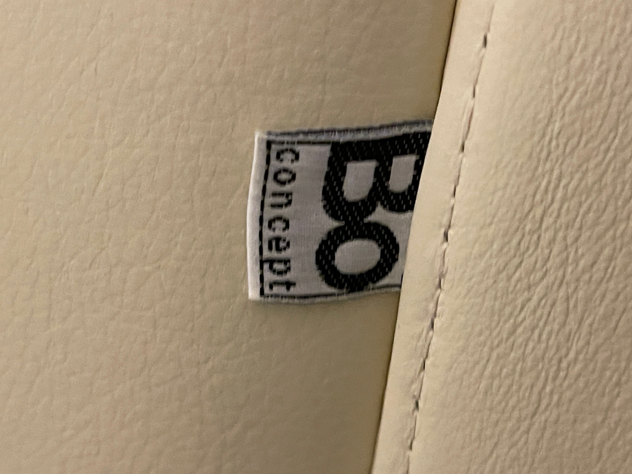 SELT / SOLD BoConcept leðurarmstólar 4