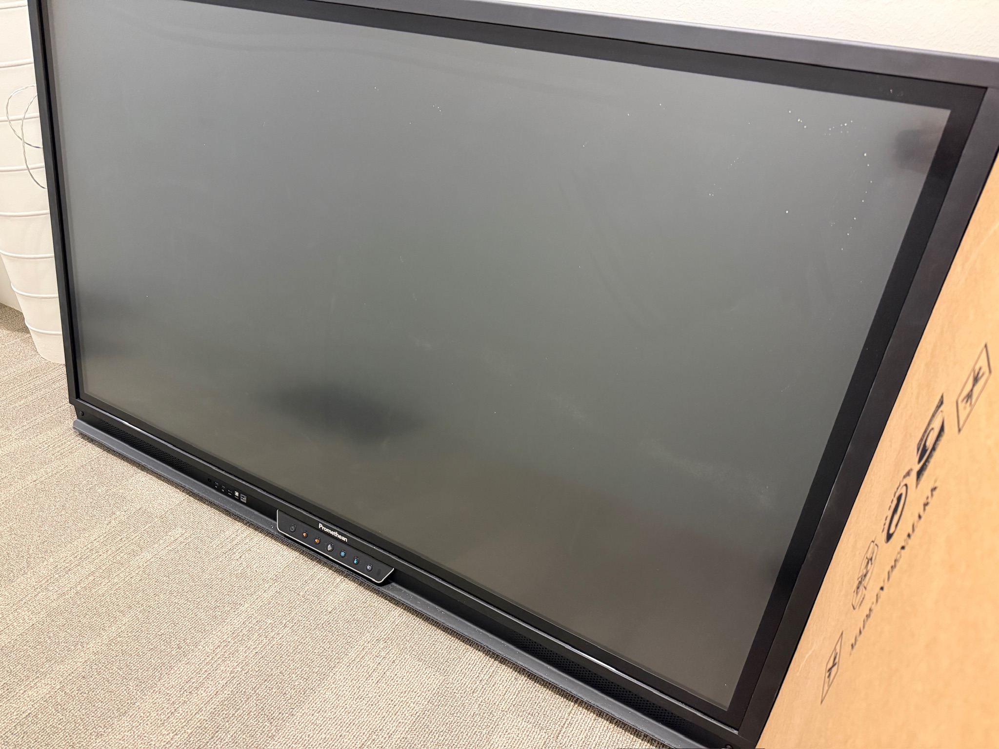 Promethean gagnvirkur snertiskjár frá Ofar, 75'' (3 stk) 3