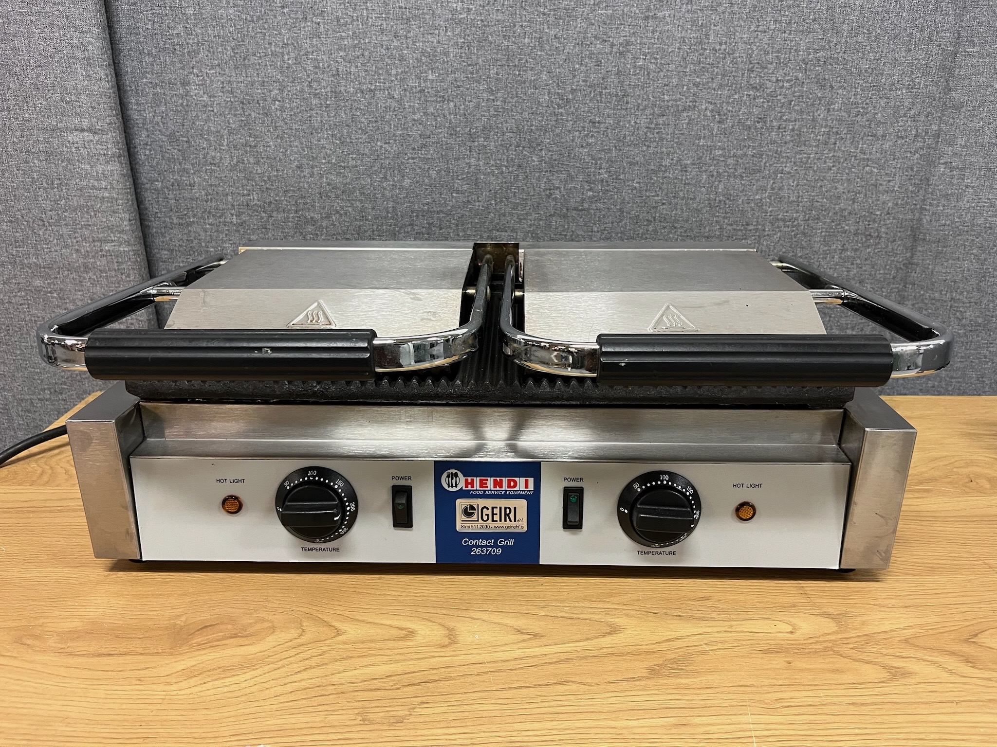 SELT / SOLD Hendi tvöfalt samlokugrill