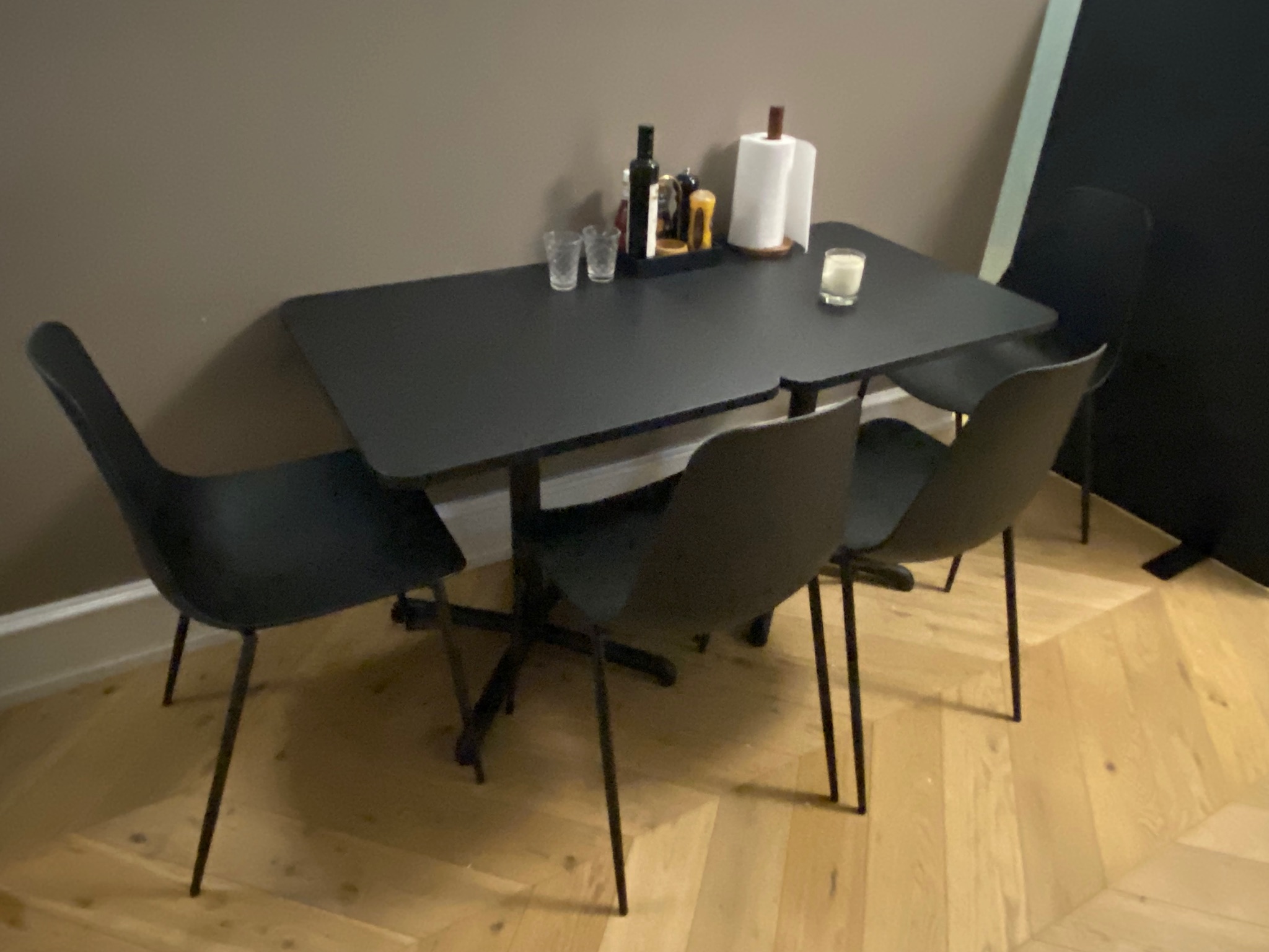 SELT / SOLD IKEA eldhúsborð dökkgrátt B70 x D70 sm. 2