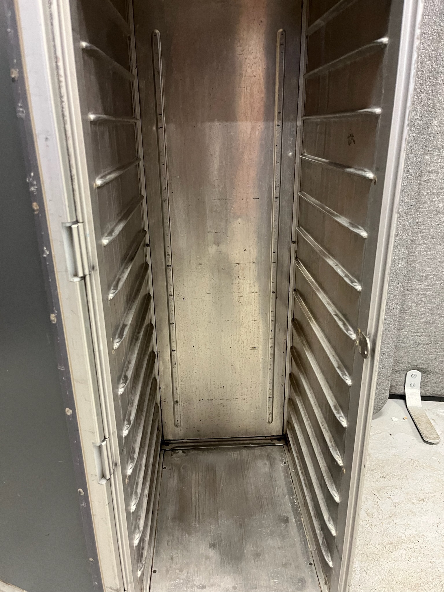 SELT / SOLD Flugvéla þjónustuvagn - service trolley - á hjólum 3