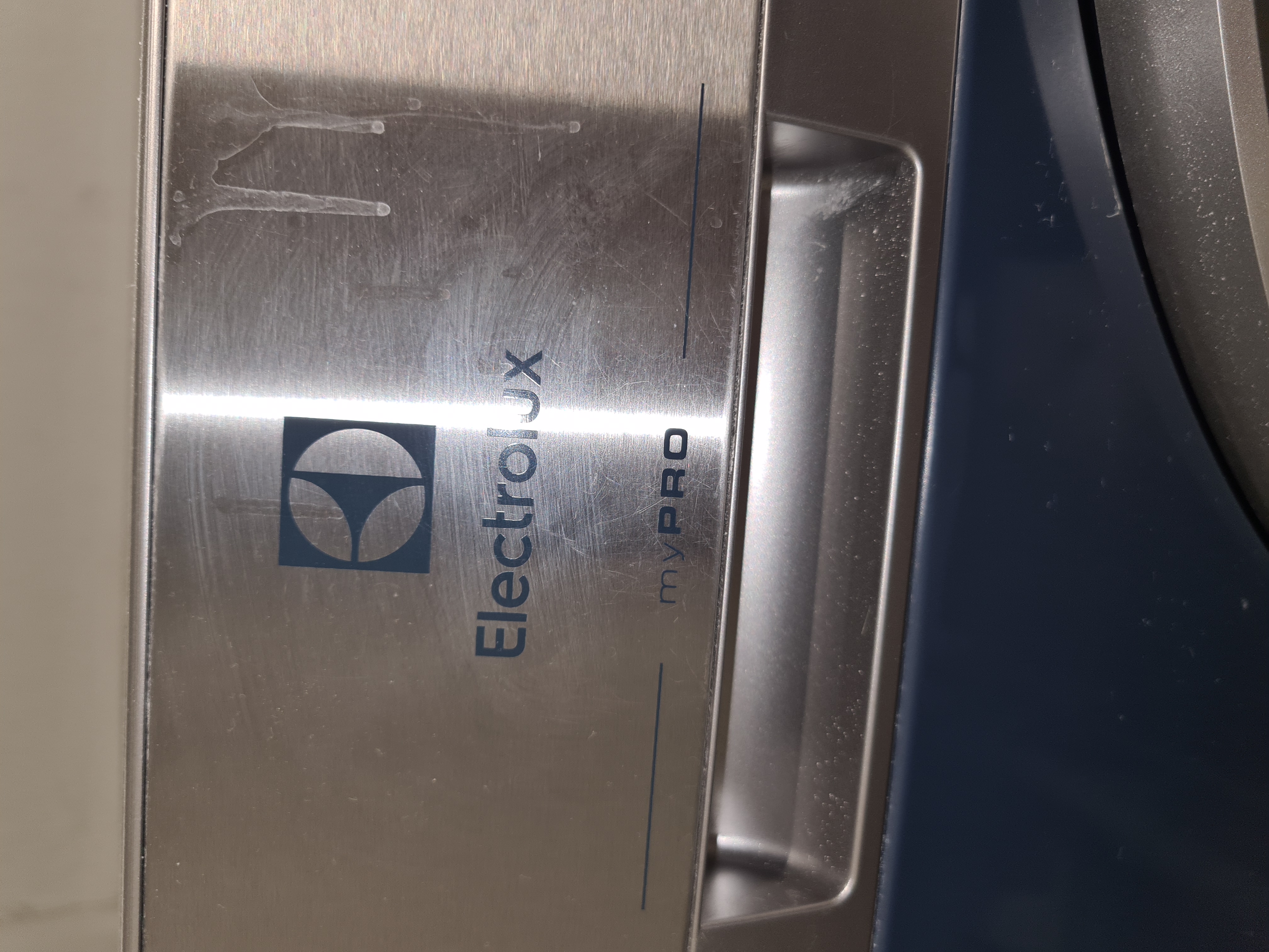 SELT / SOLD - Electrolux WE170P 8 kg. iðnaðarþvottavél 3