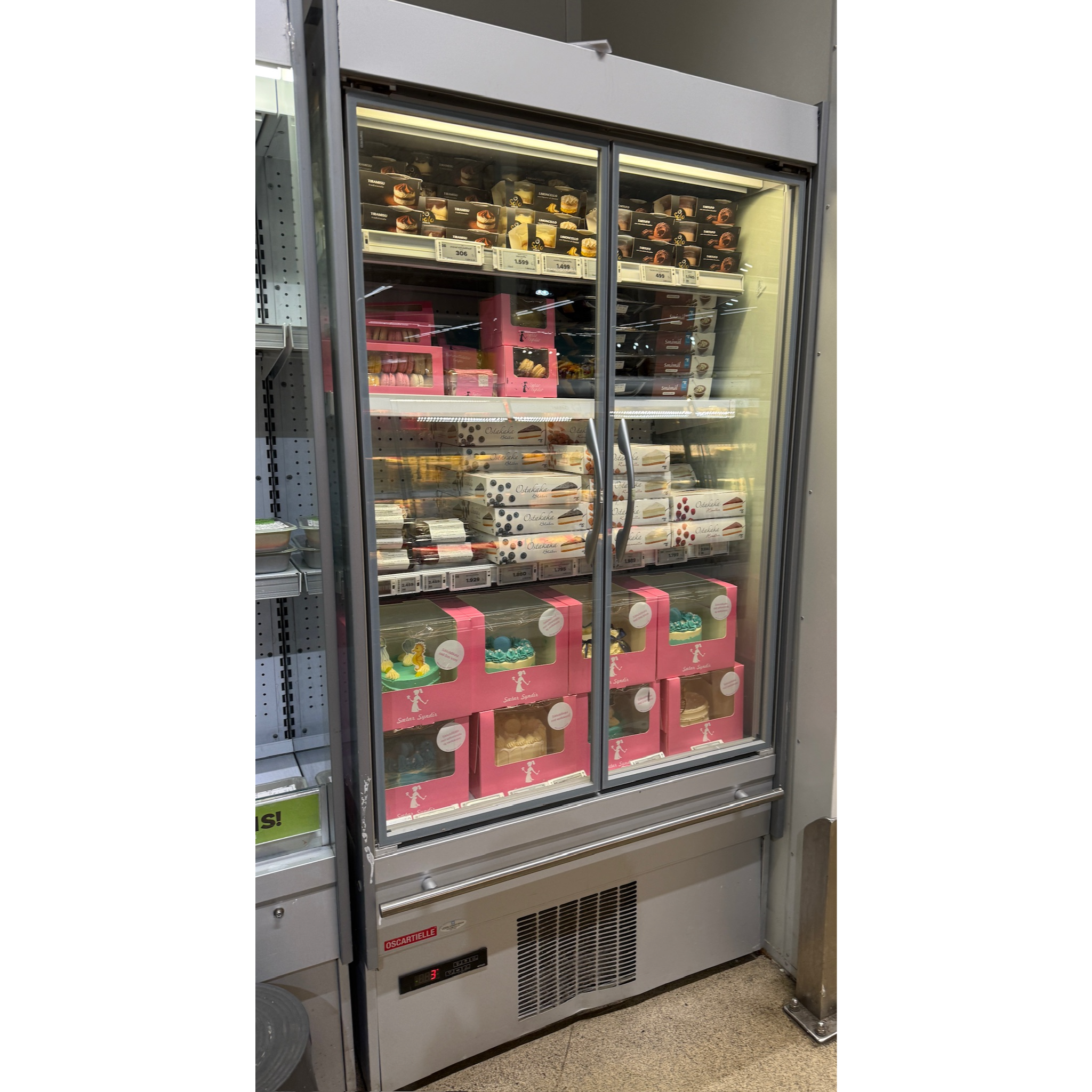 SELT / SOLD Oscartielle display kælir frá BVT, H198xB98sm.
