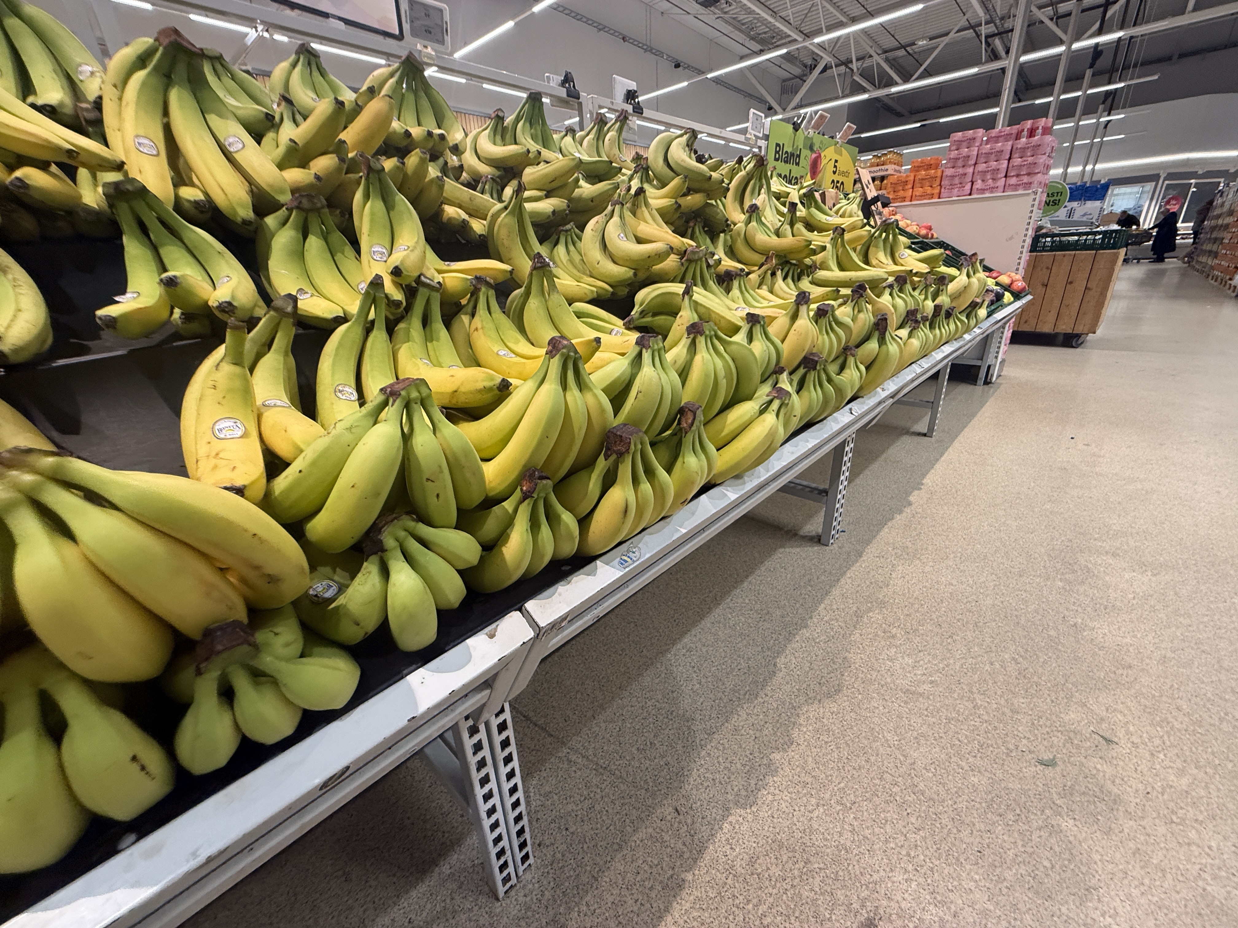 SELT / SOLD Verslunarhillur grænmeti & ávextir - H140 x B120 x D120 sm - (25m) 5