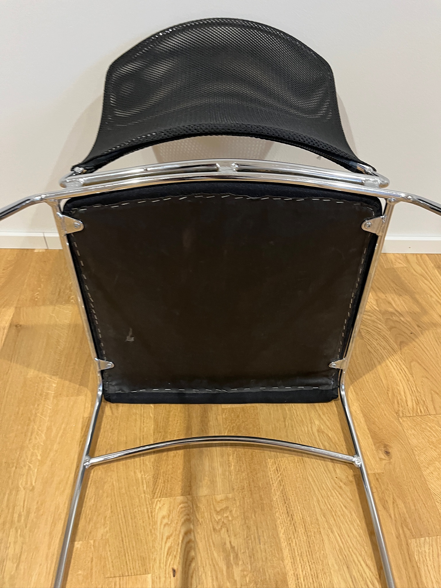 SELT / SOLD Taustólar svartir frá Á. Guðmundsson 7