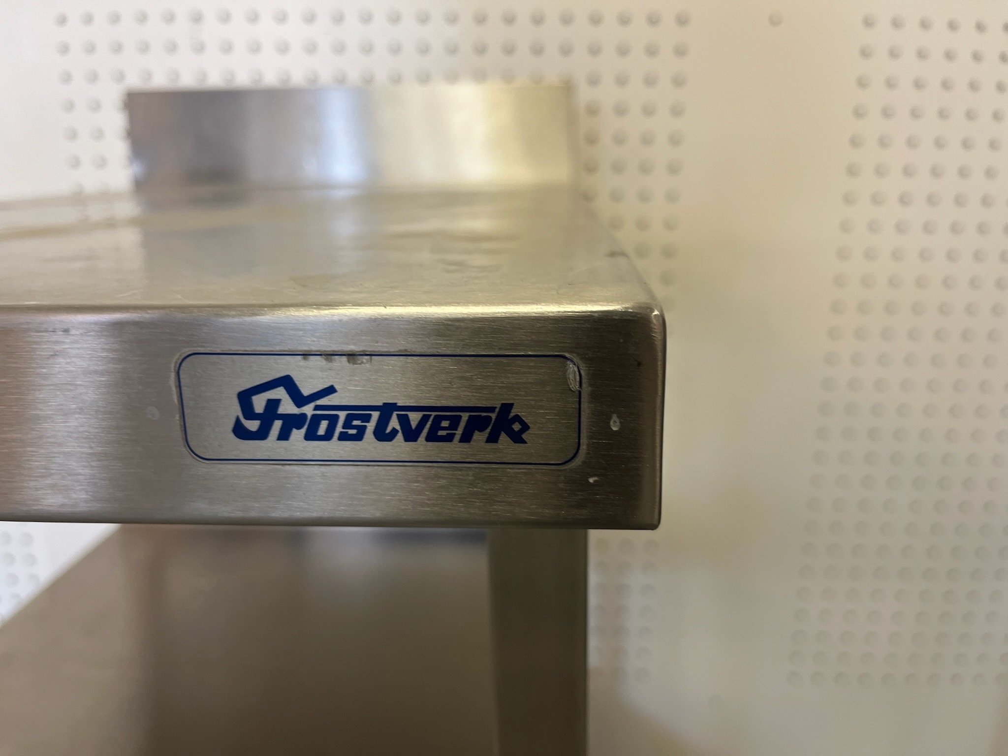 SELT / SOLD Ryðfrítt stálborð frá Frostverk, H85 x B46 x D70 sm. 2
