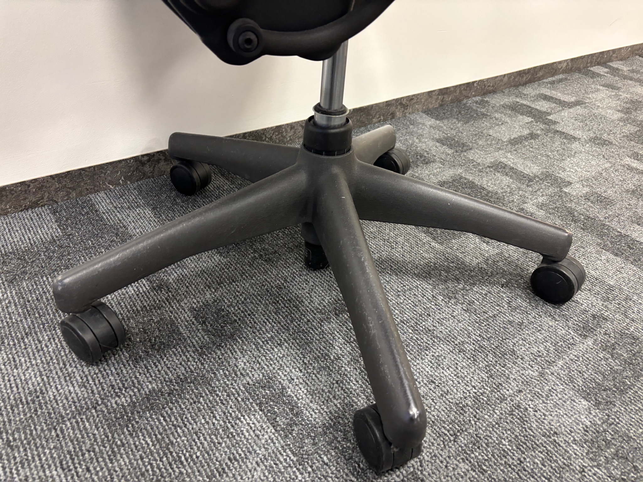 SELT / SOLD - Herman Miller Aeron, C stærð 9