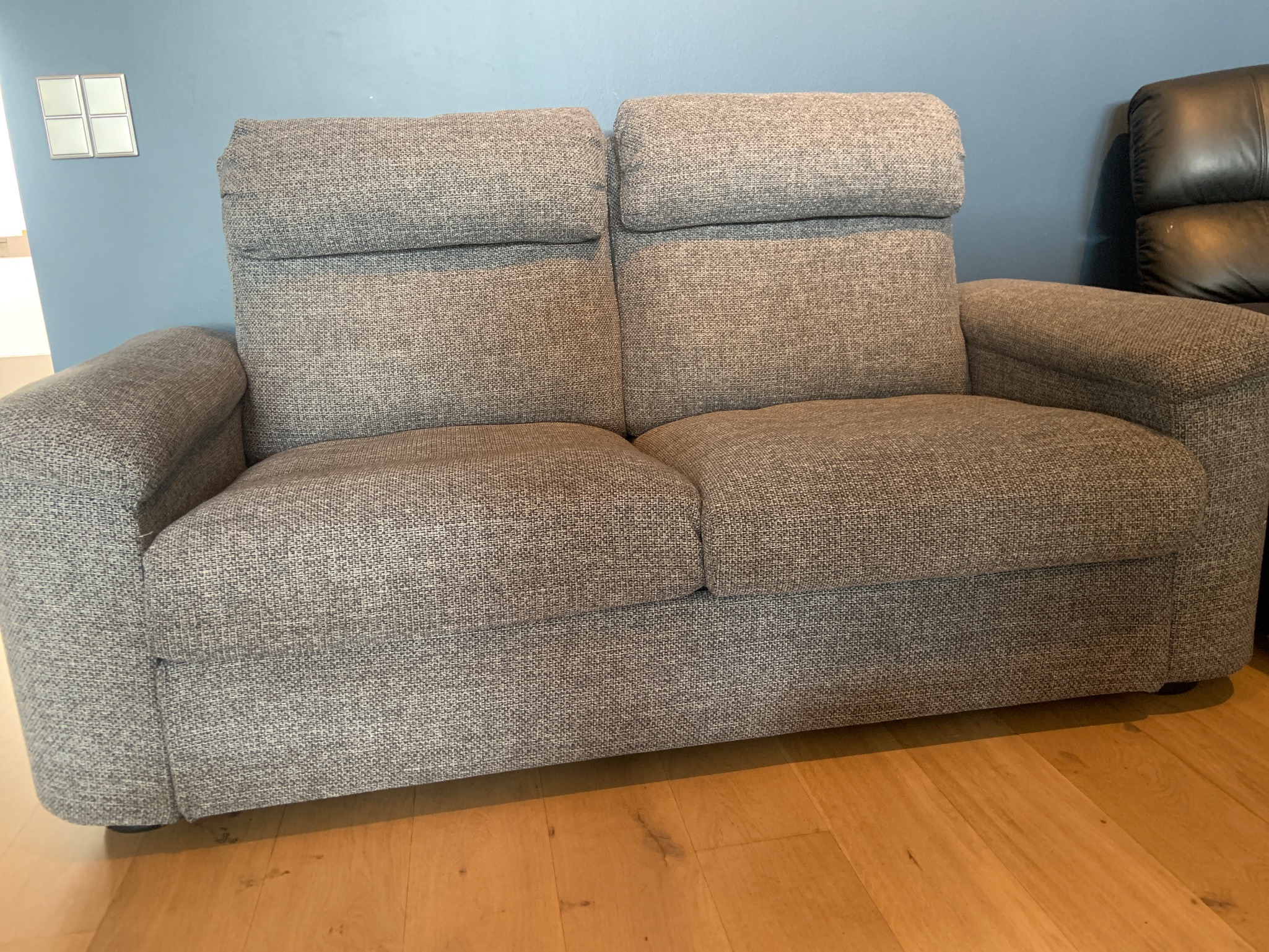 Selt - endurnýtt - Nýlegur 2ja sæta sófi LIDHULT frá IKEA 4