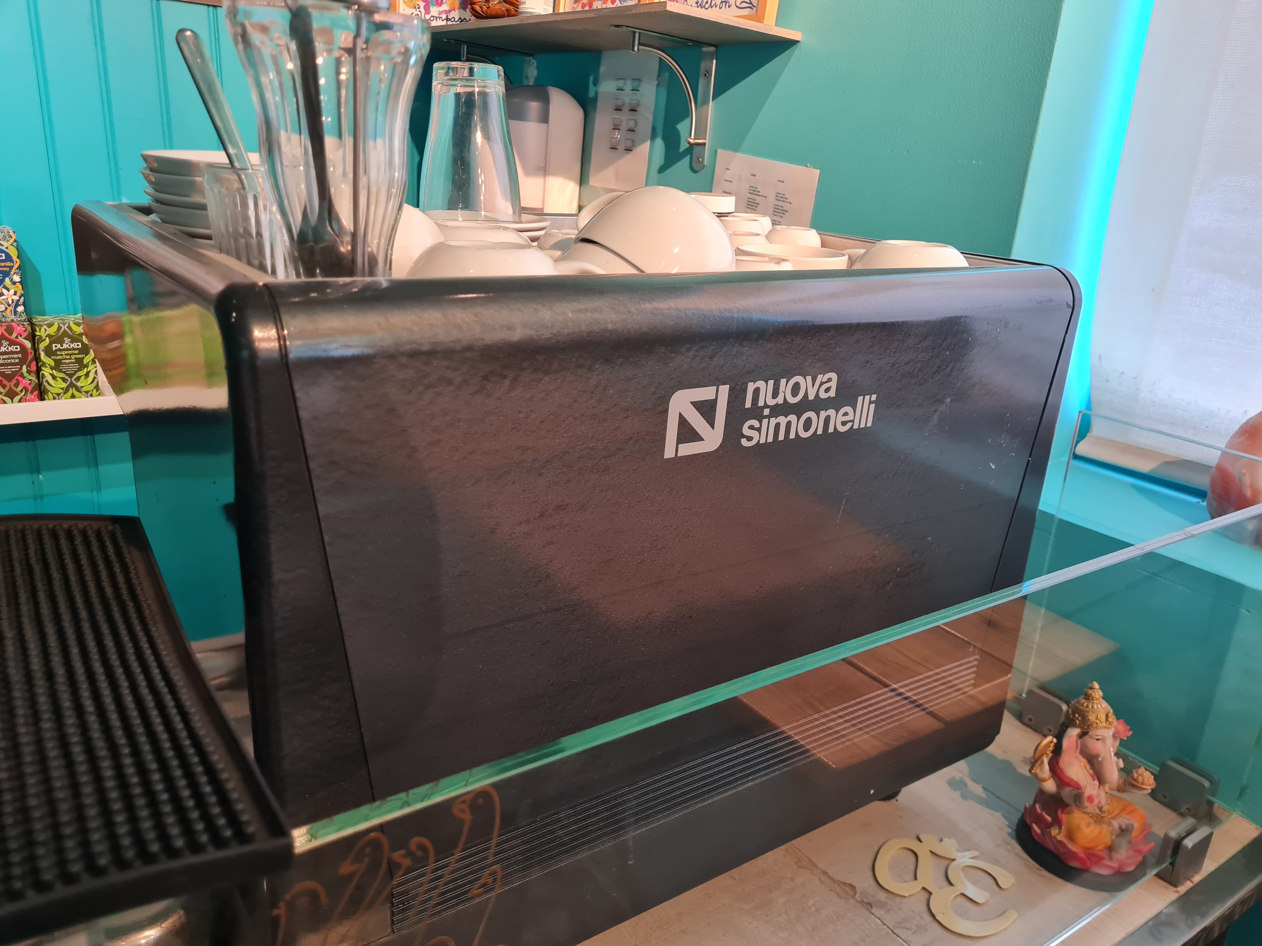 SELT / SOLD - Kaffivél Nuova Simonelli Espresso Machine 3