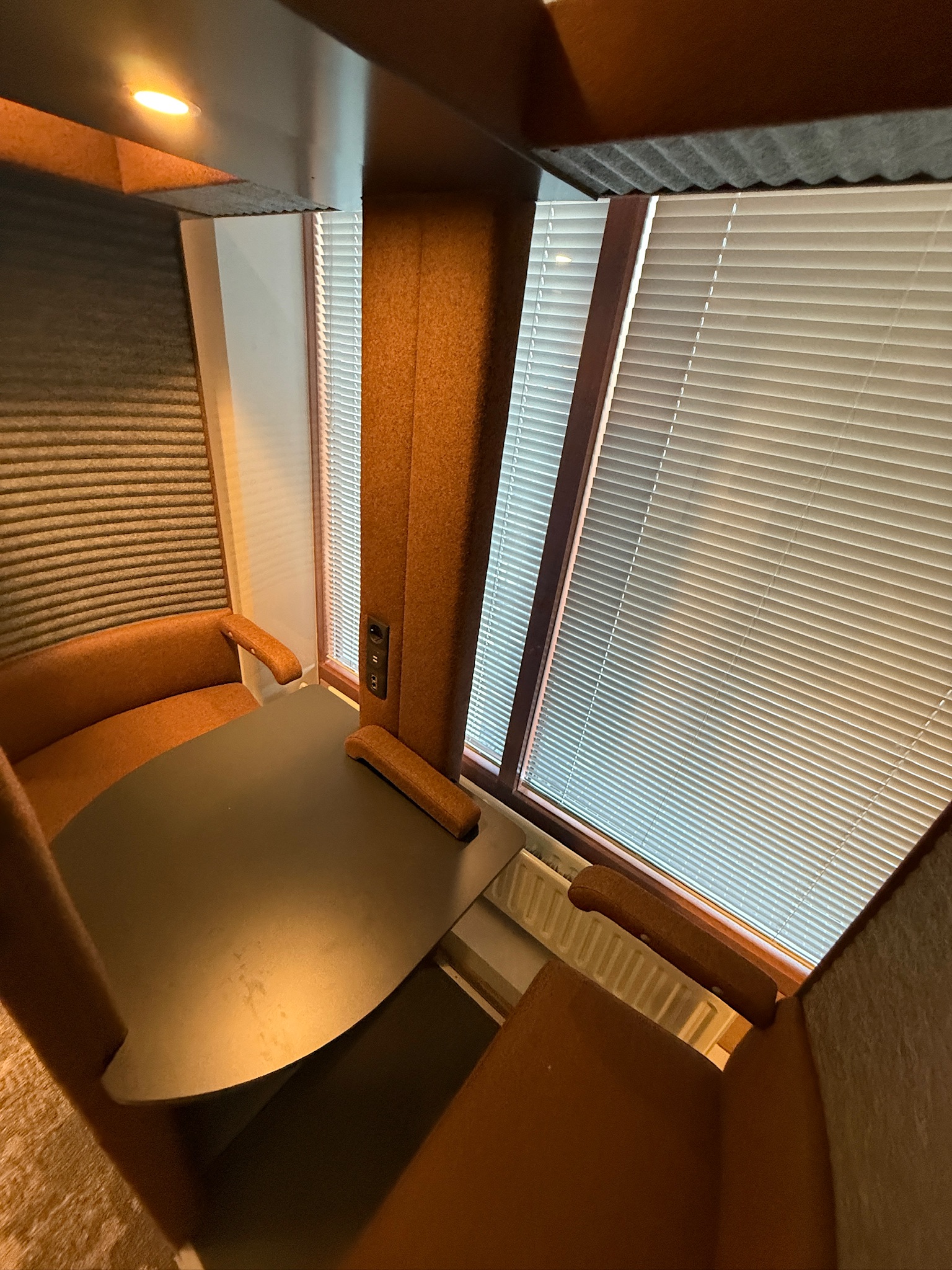 SELT / SOLD EvaVaara Design 2 manna hljóðvistarrými 3