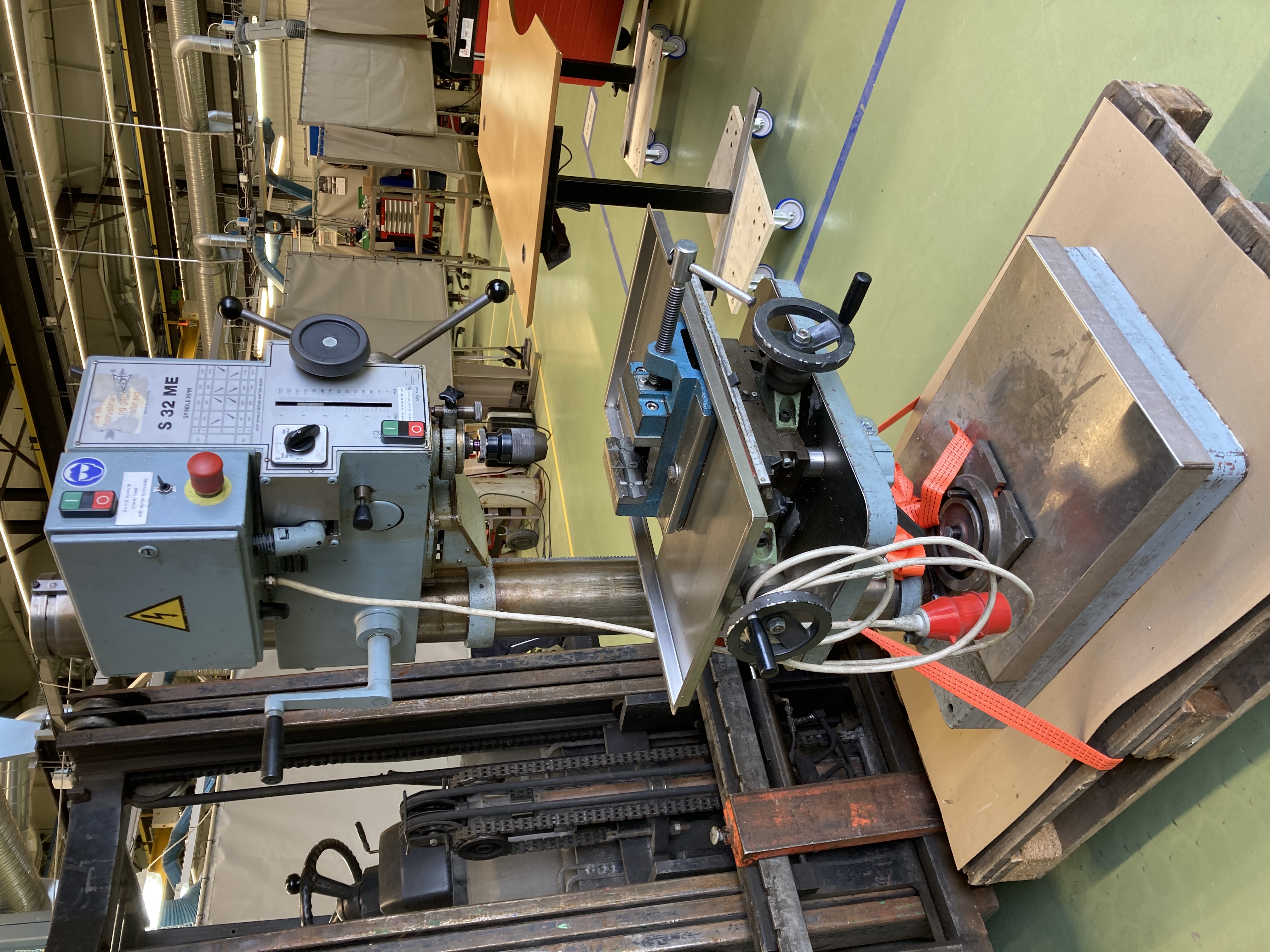 SELT / SOLD Öflug H.M. Machinery AB - Sweden súluborvél