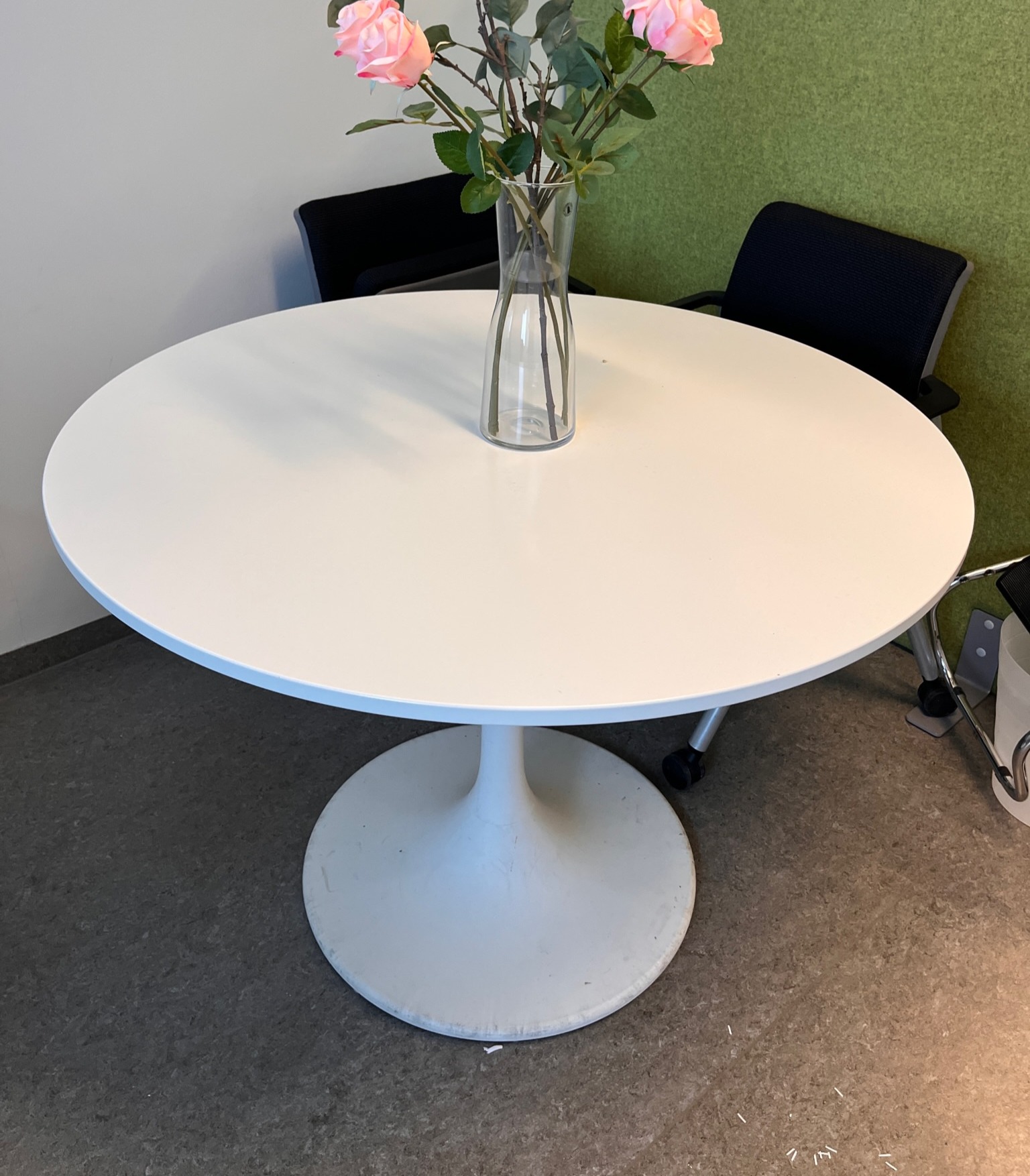 SELT / SOLD IKEA hringborð (Docksta)