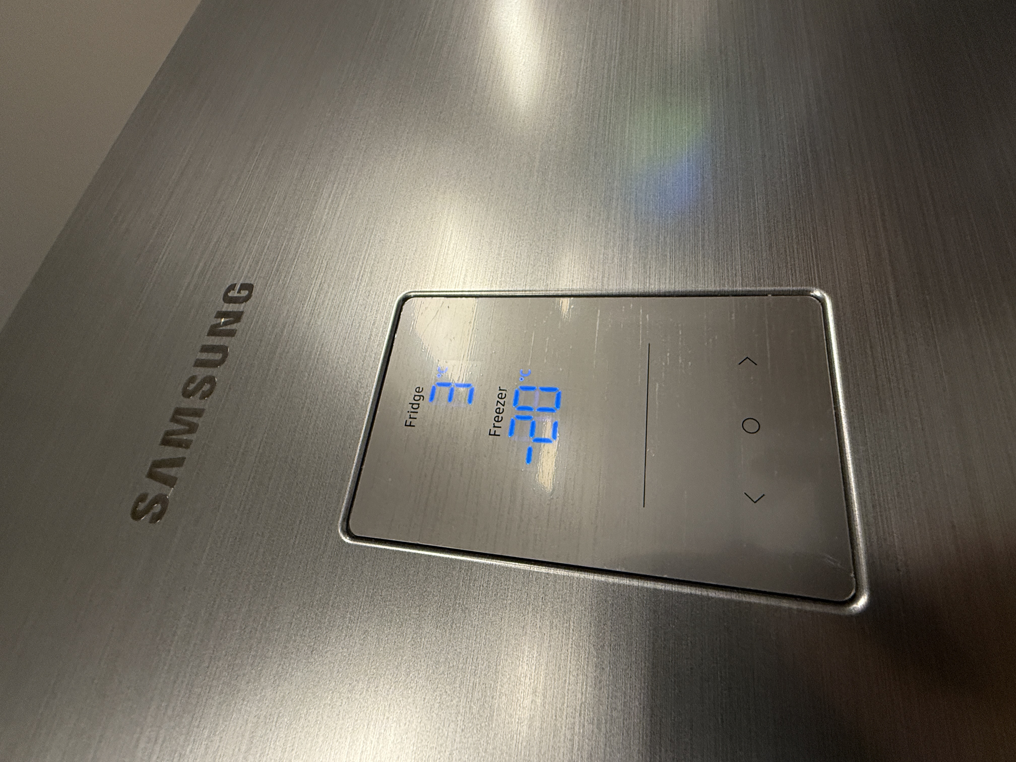 SELT / SOLD Samsung kæli og frystiskápur (2022) 10
