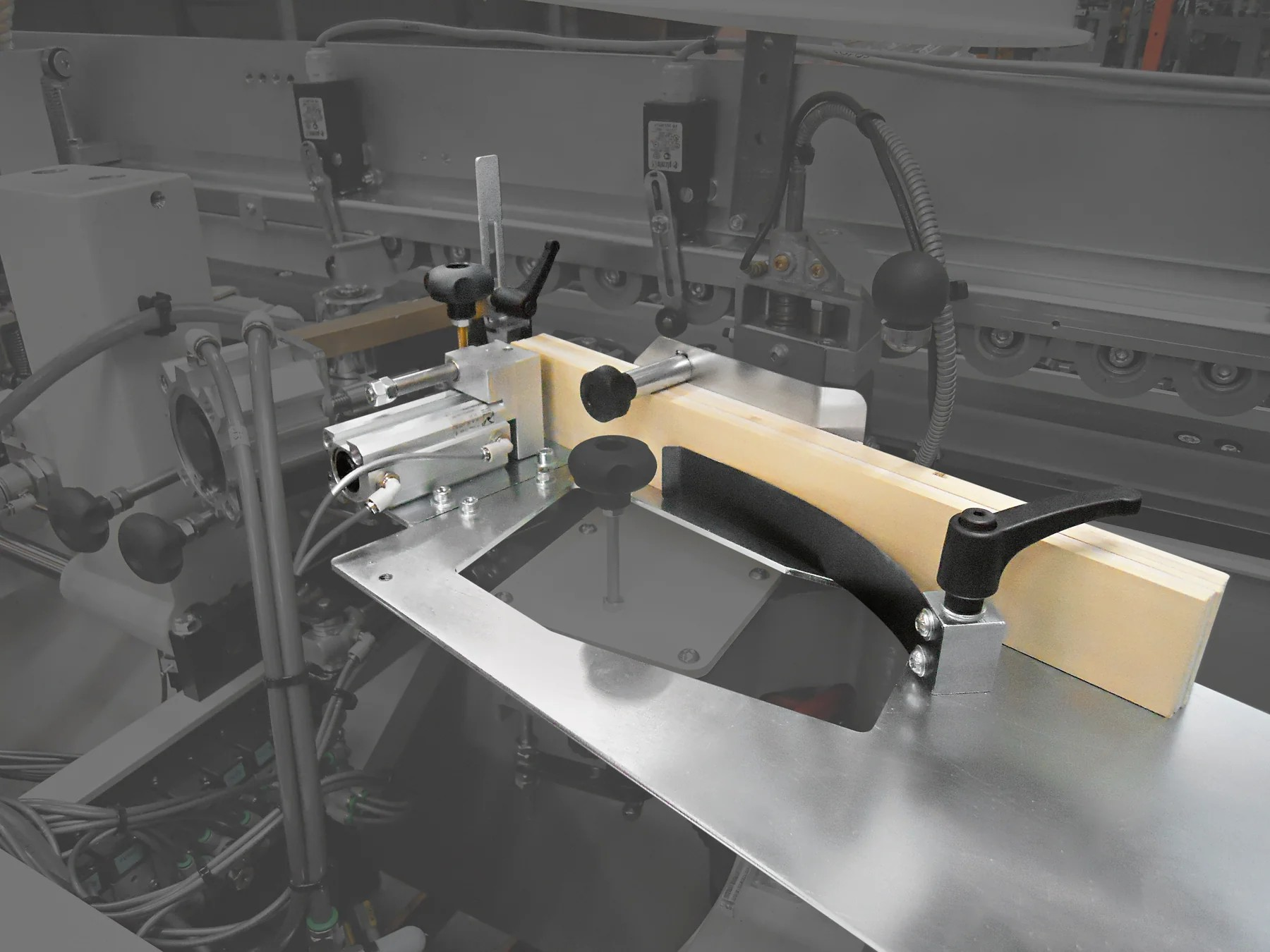SELT / SOLD - SCM industria B-03 ME 25 - Kantlímingarvél frá Iðnvélum 8
