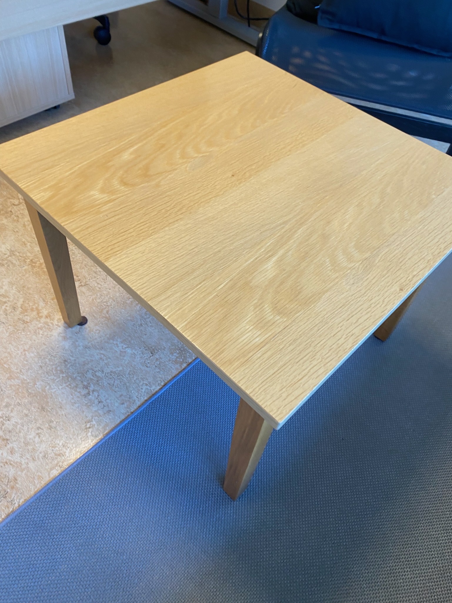 SELT / SOLD Smáborð - Alþingi 3