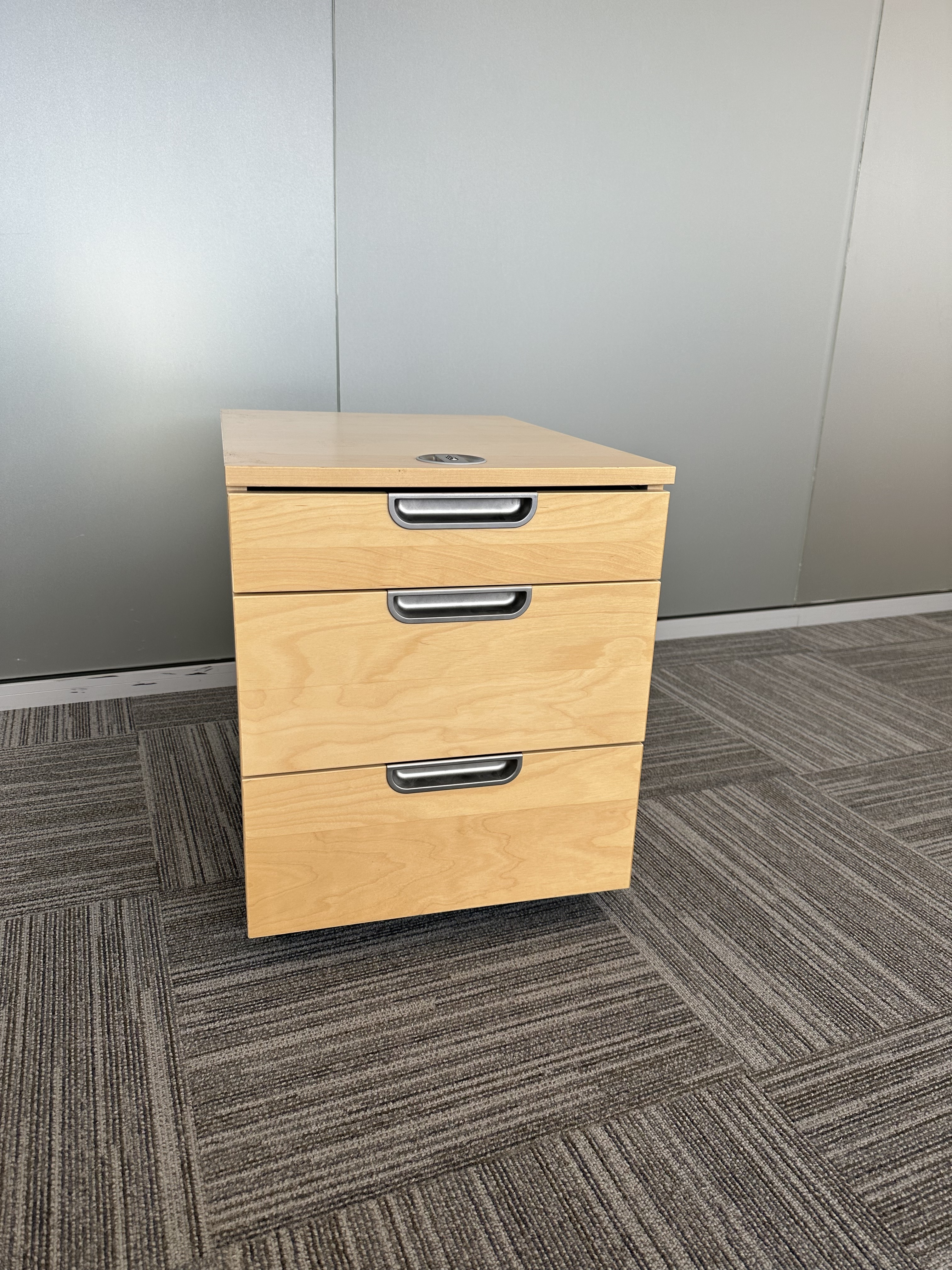 SELT / SOLD IKEA skrifstofukálfur
