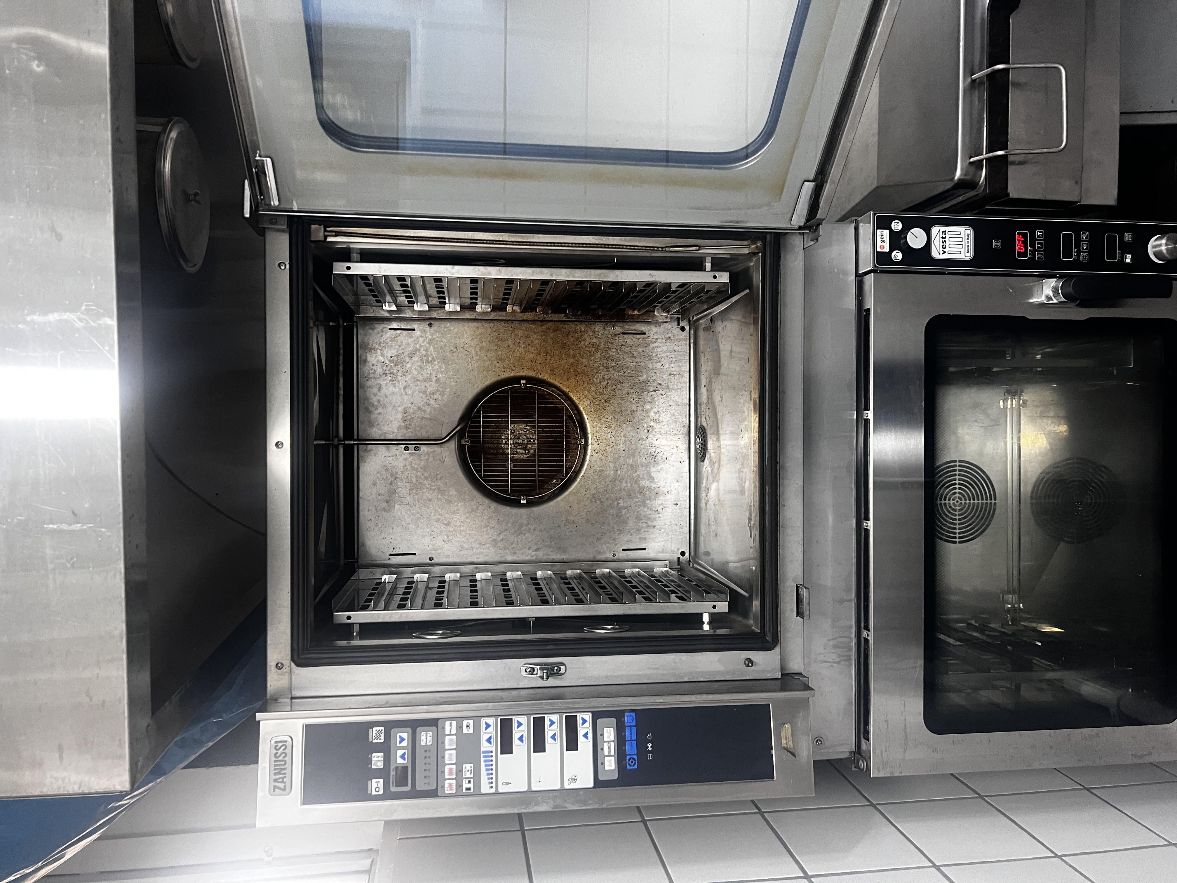 SELT / SOLD - Zanussi Ofn - 10 skúffur 3