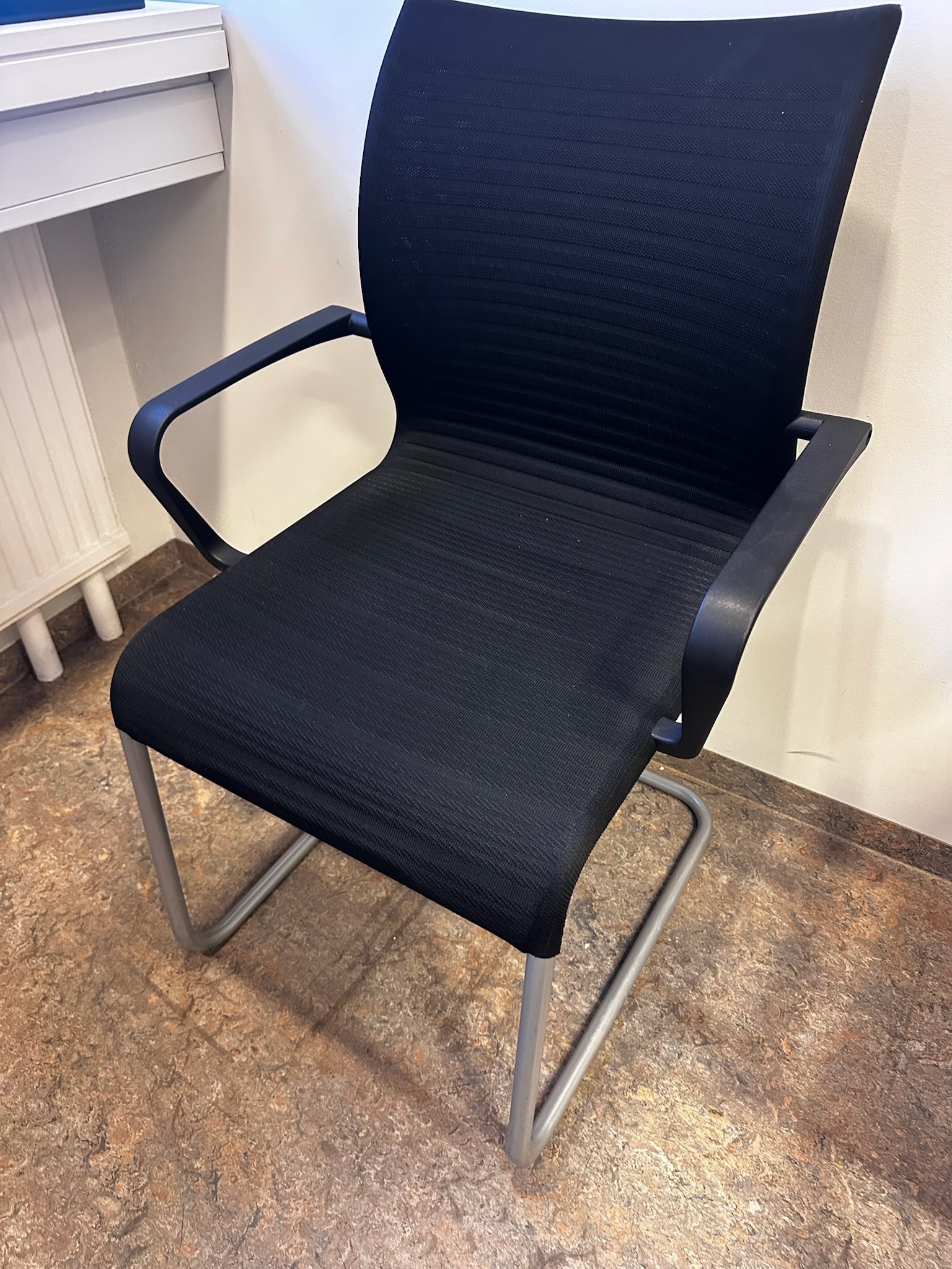 SELT / SOLD Interstuhl fundarstólar 5