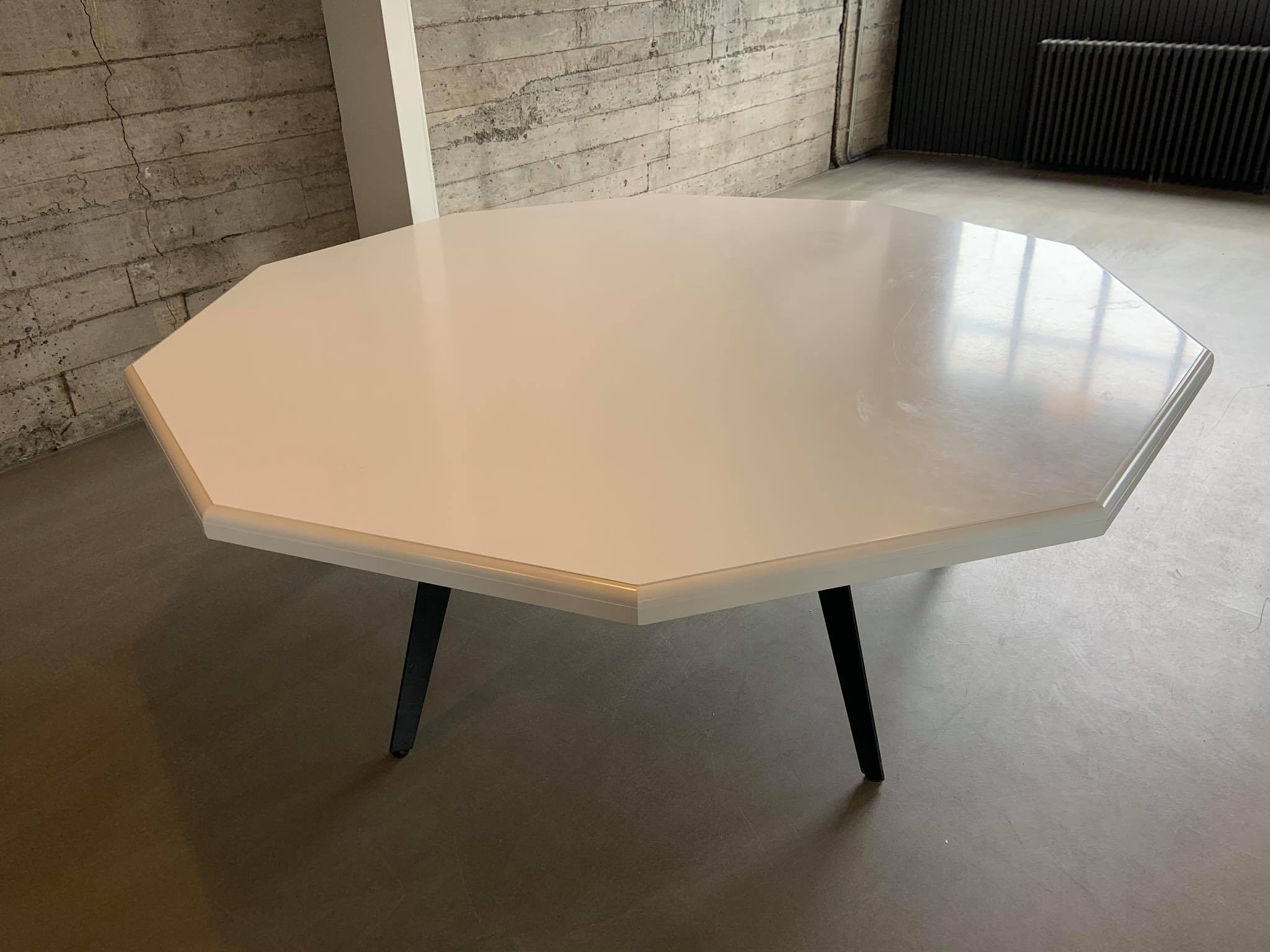 SELT / SOLD Fundarborð - sérsmíði - sprautulakkað 7