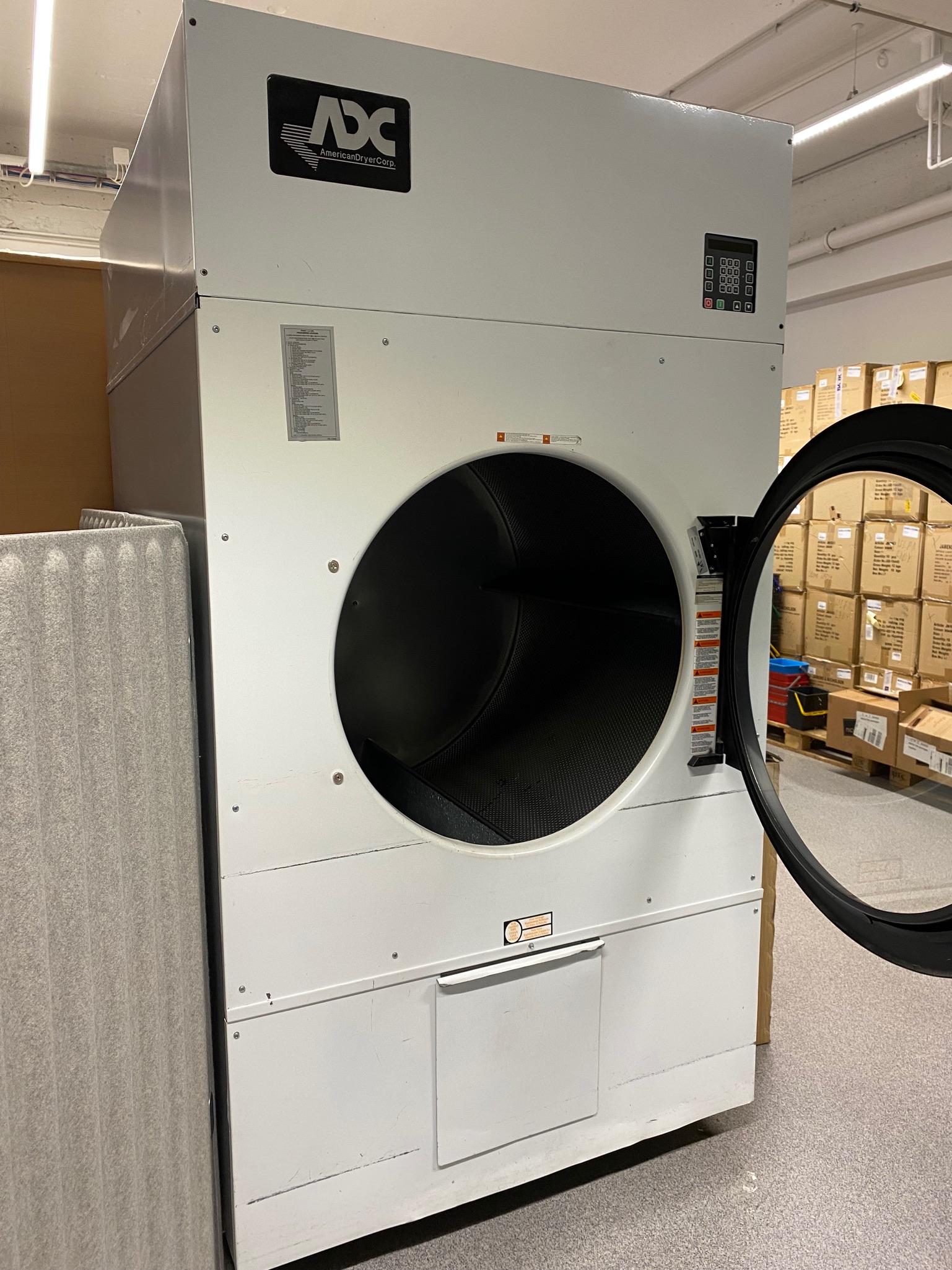 SELT / SOLD - American Dryer Corp. iðnaðarþurrkari rafmagns 72 kw 2