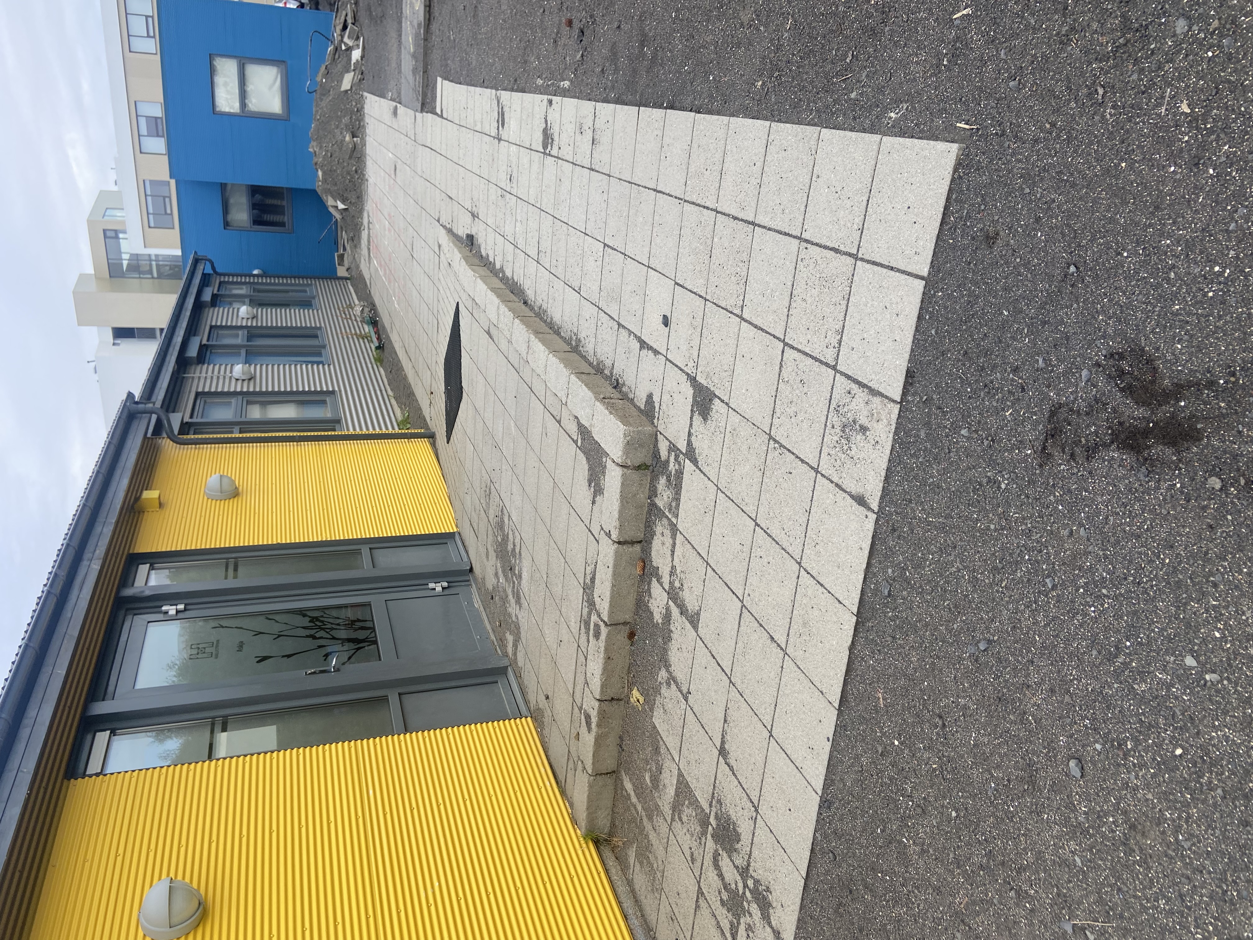 Selt - sold - Hellur til sölu - 30 * 30 2