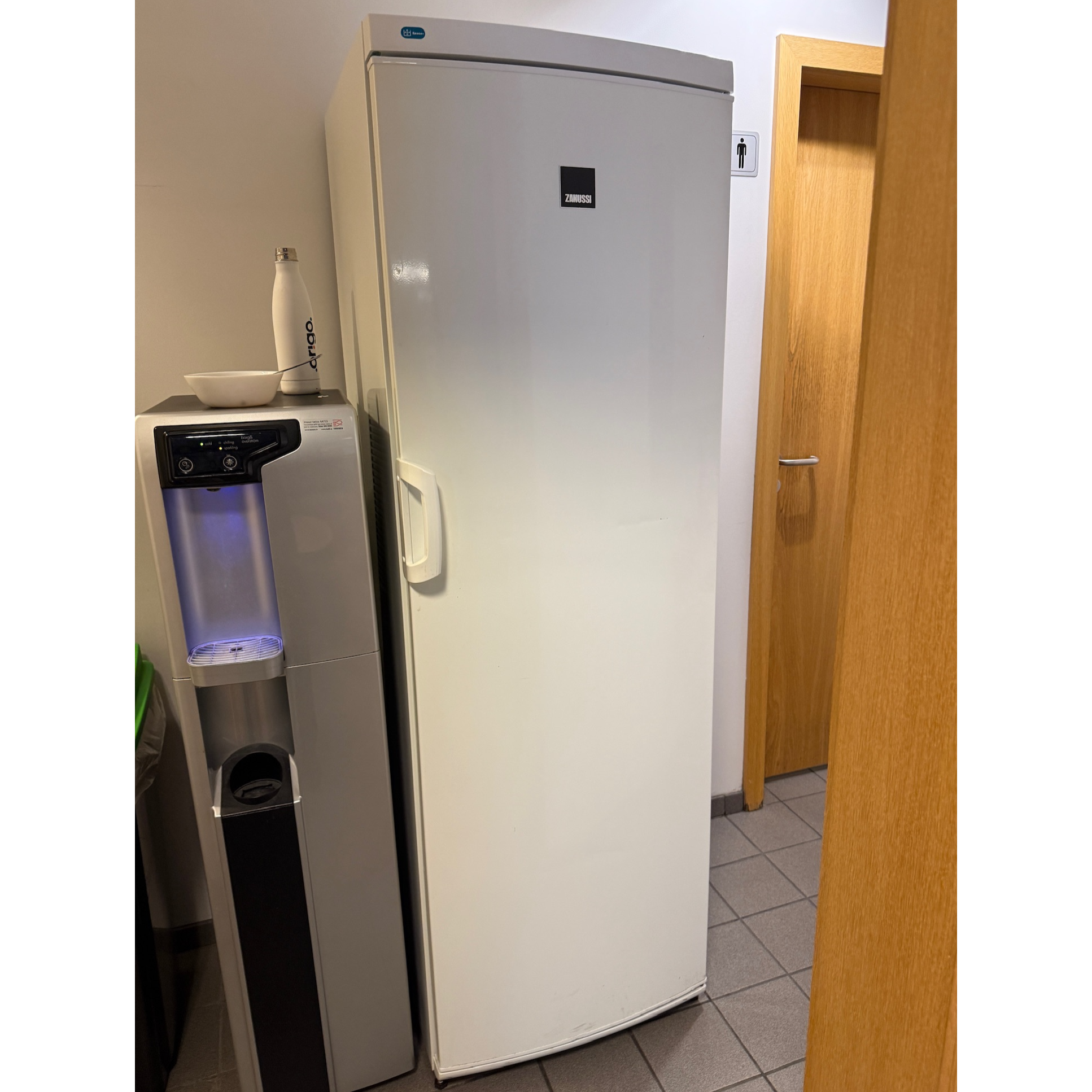 SELT / SOLD Zanussi ísskápur, H185sm.
