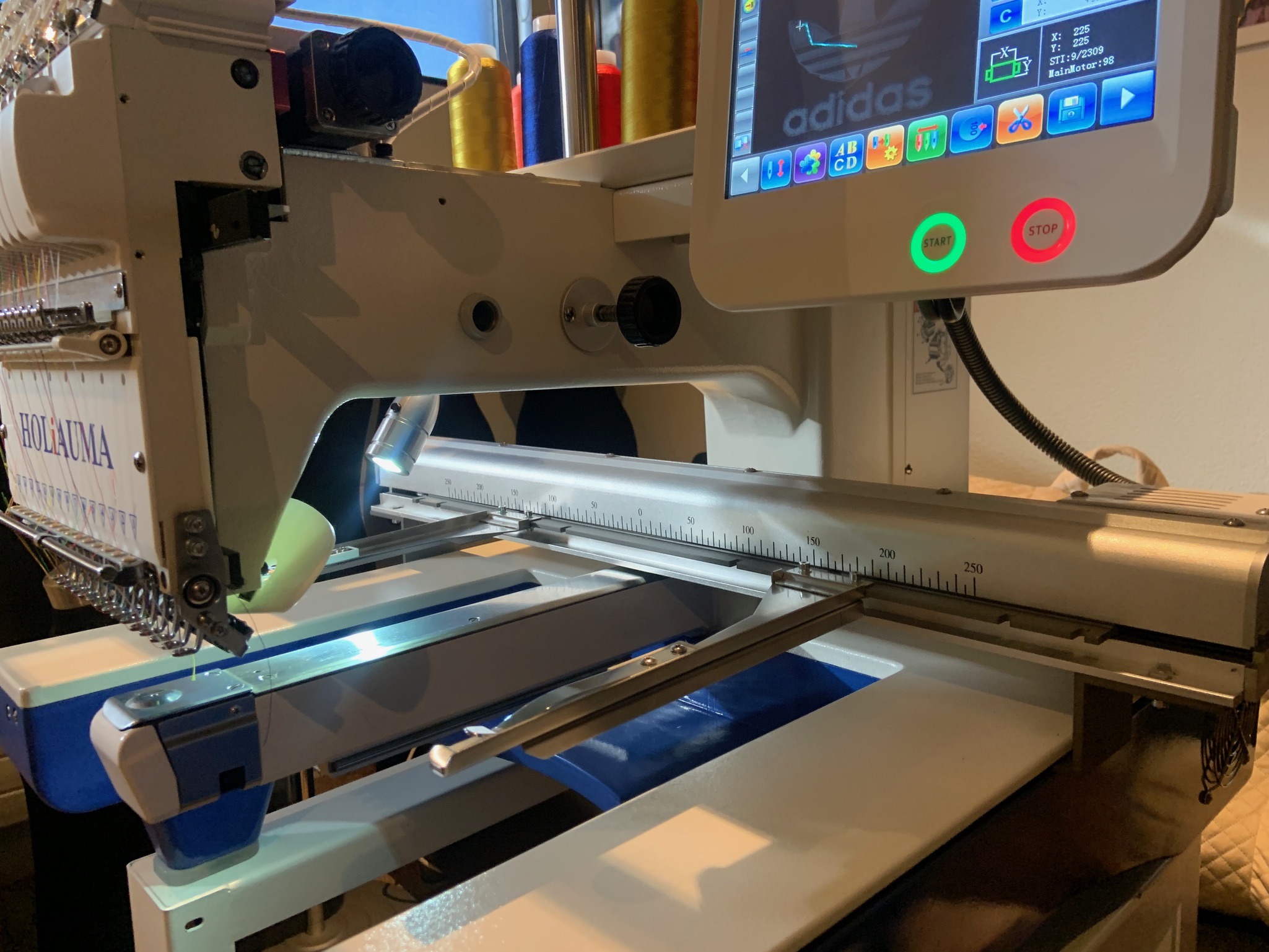 Endurnýtt/selt-Holiauma Ónotuð embroidery vél 10