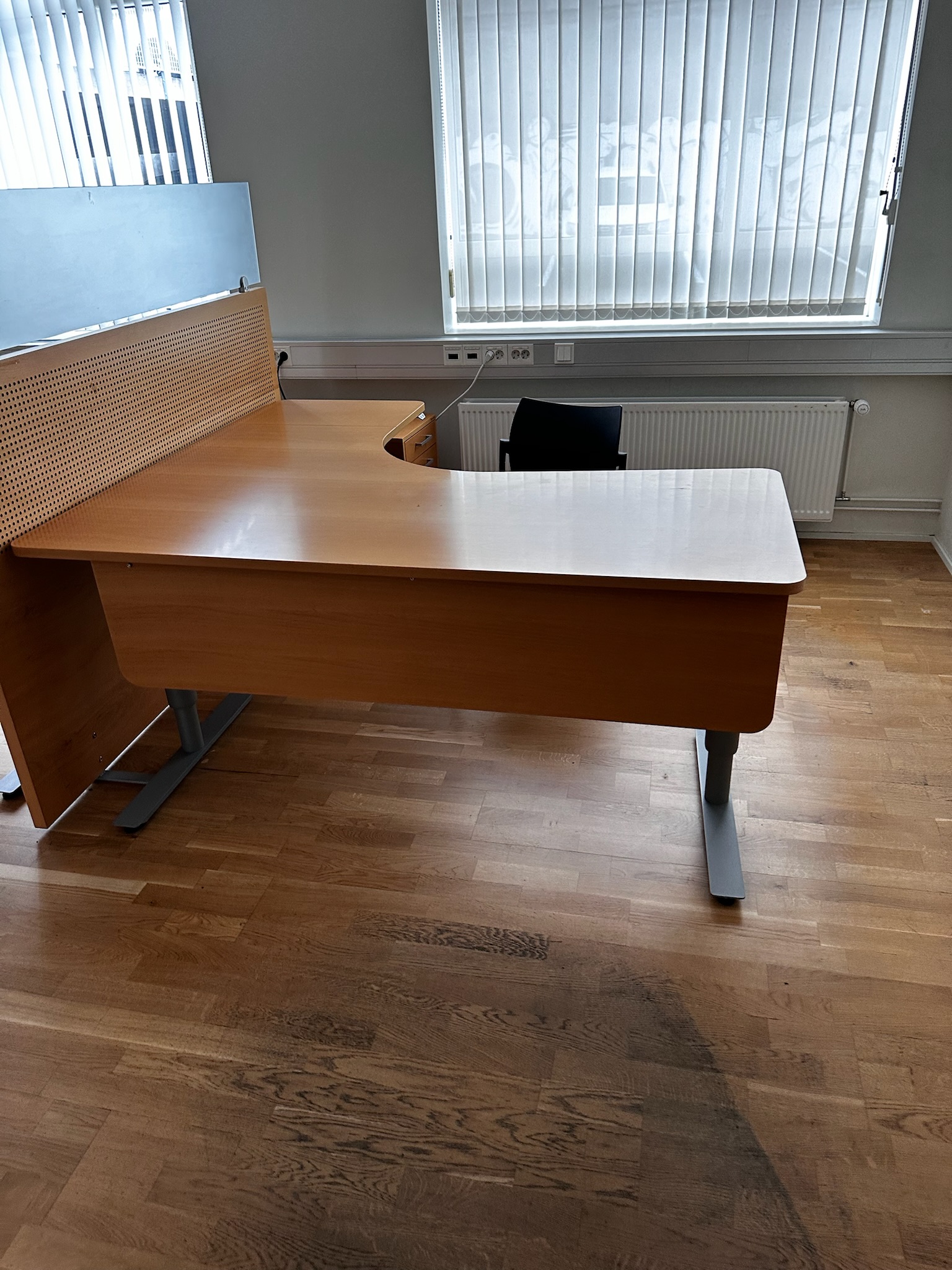 SELT / SOLD Rafmagnshornborð frá Á. Guðmundsson 8