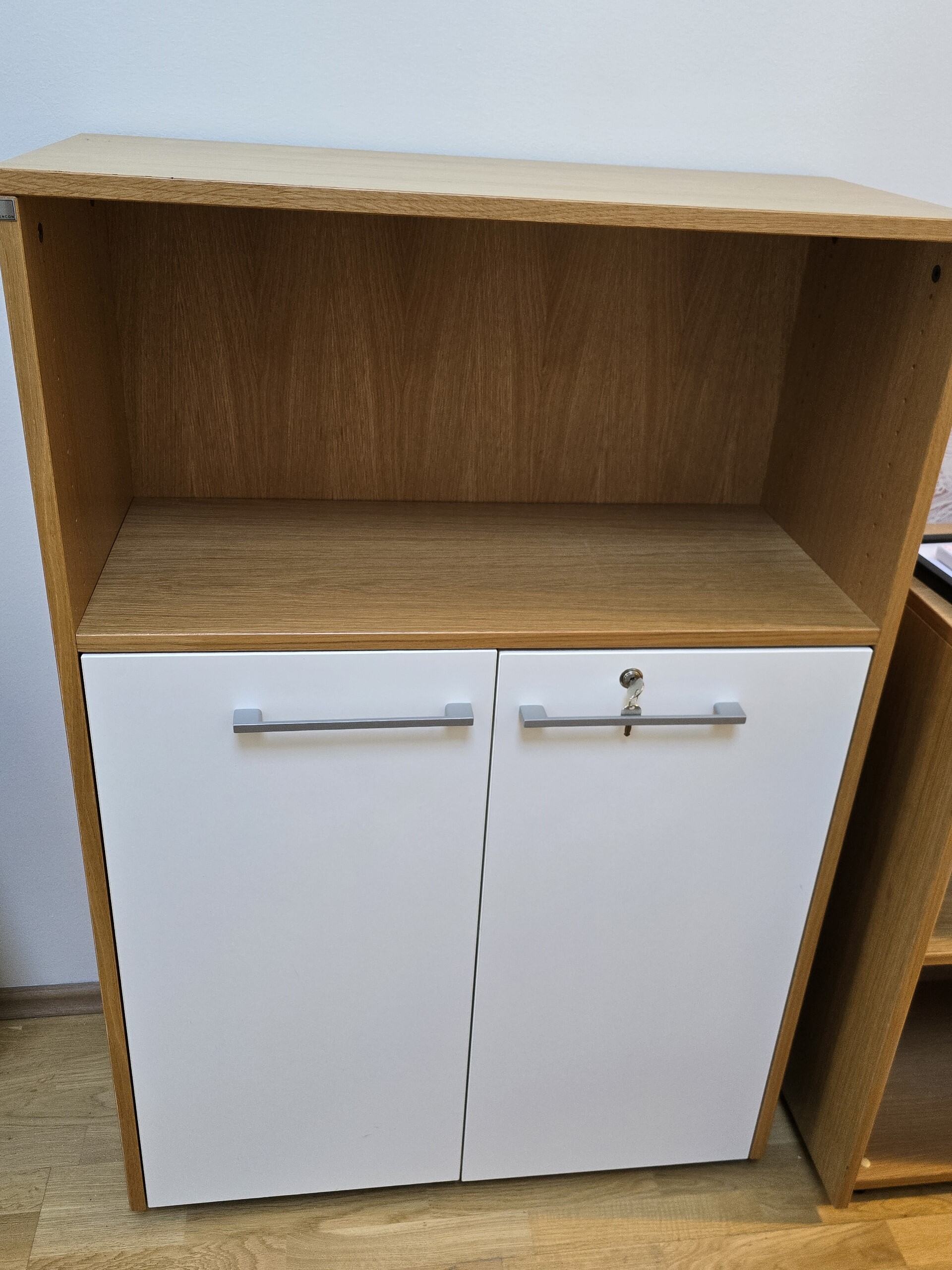 SELT / SOLD Dencon skrifstofuskápar, H113 x B80 x D35 sm. 2