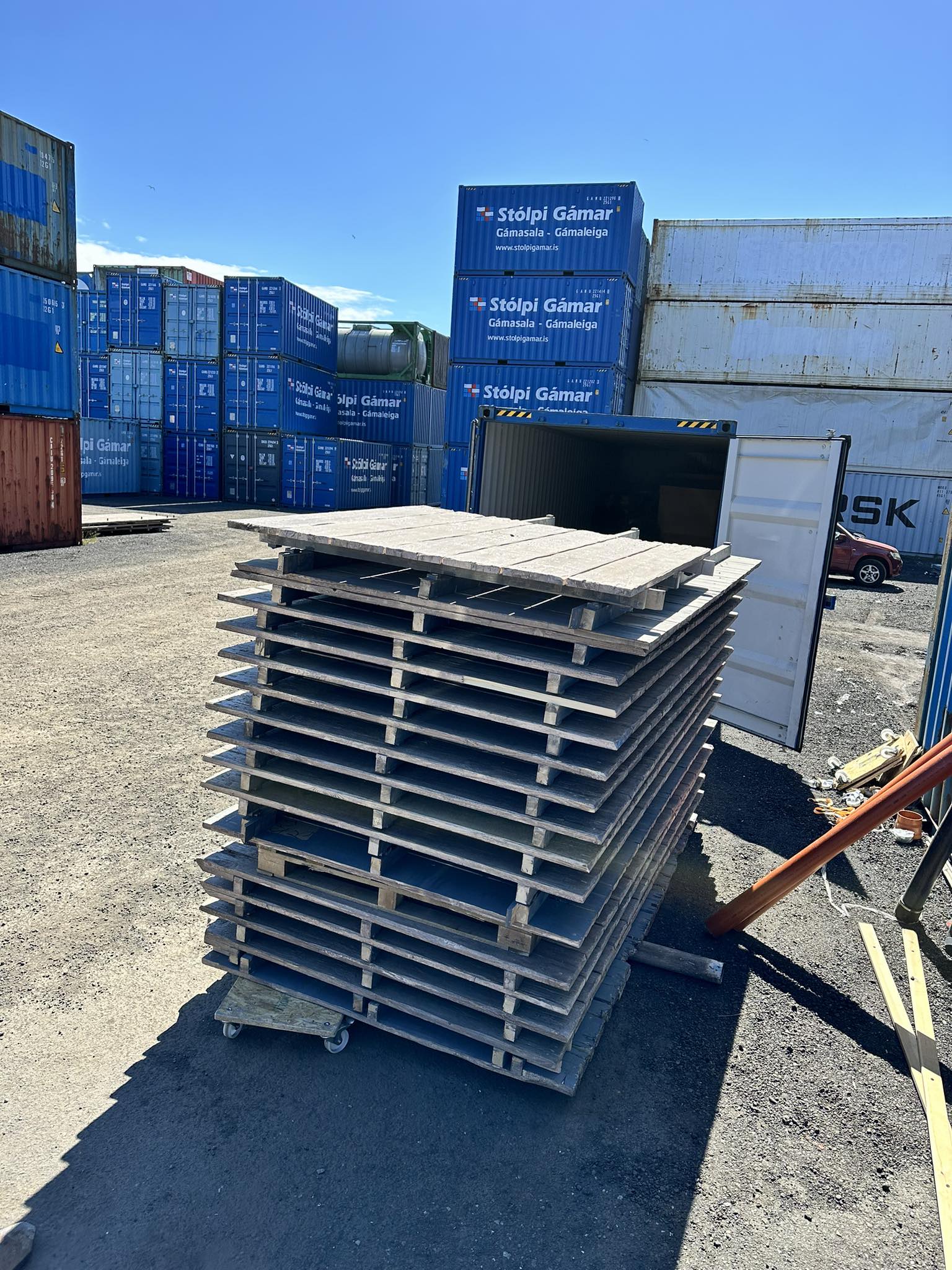 SELT / SOLD Viðargólf massívt úr sýningu 3