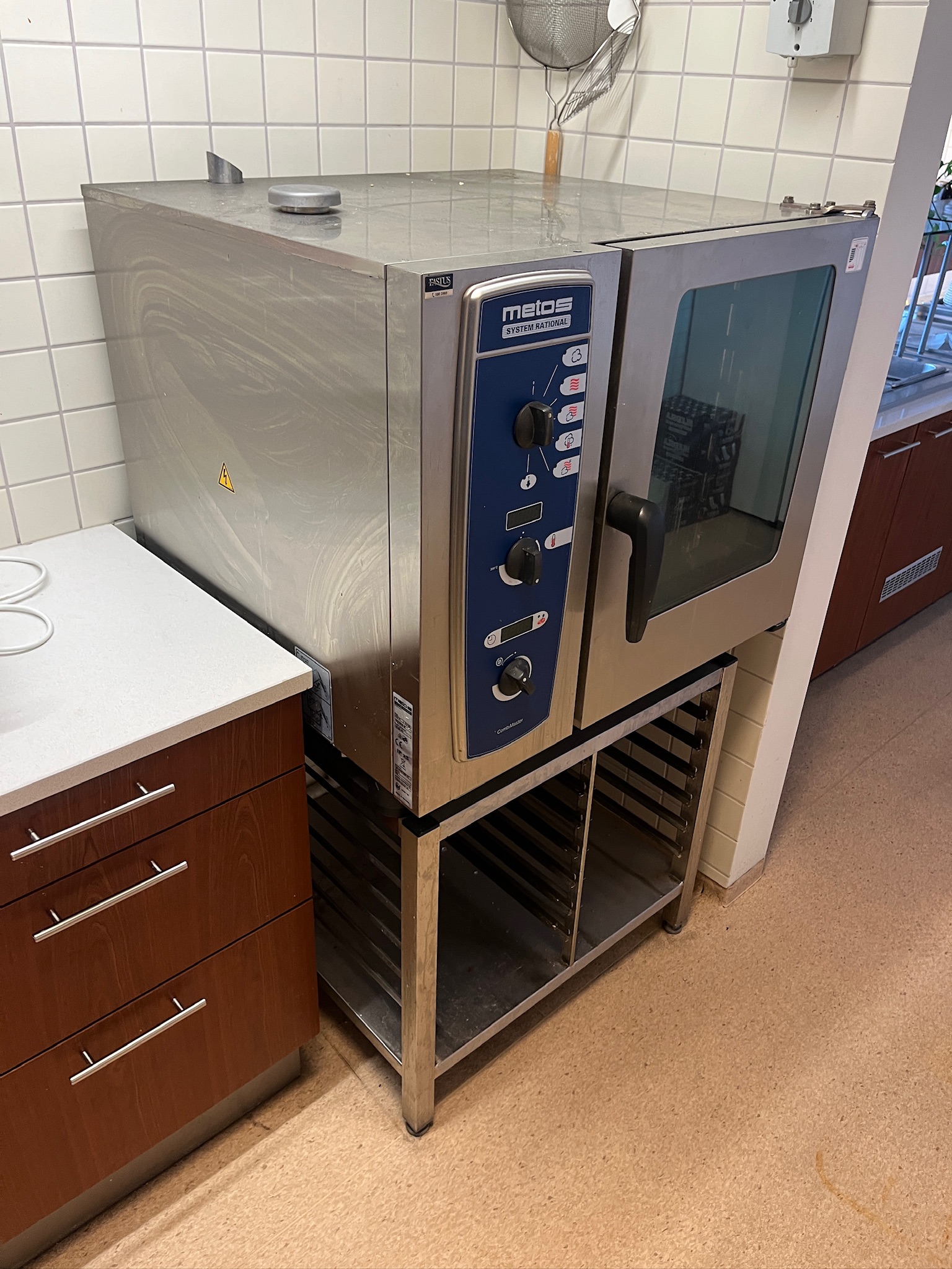SELT / SOLD Metos stóreldhúsofn, 6 skúffur 2