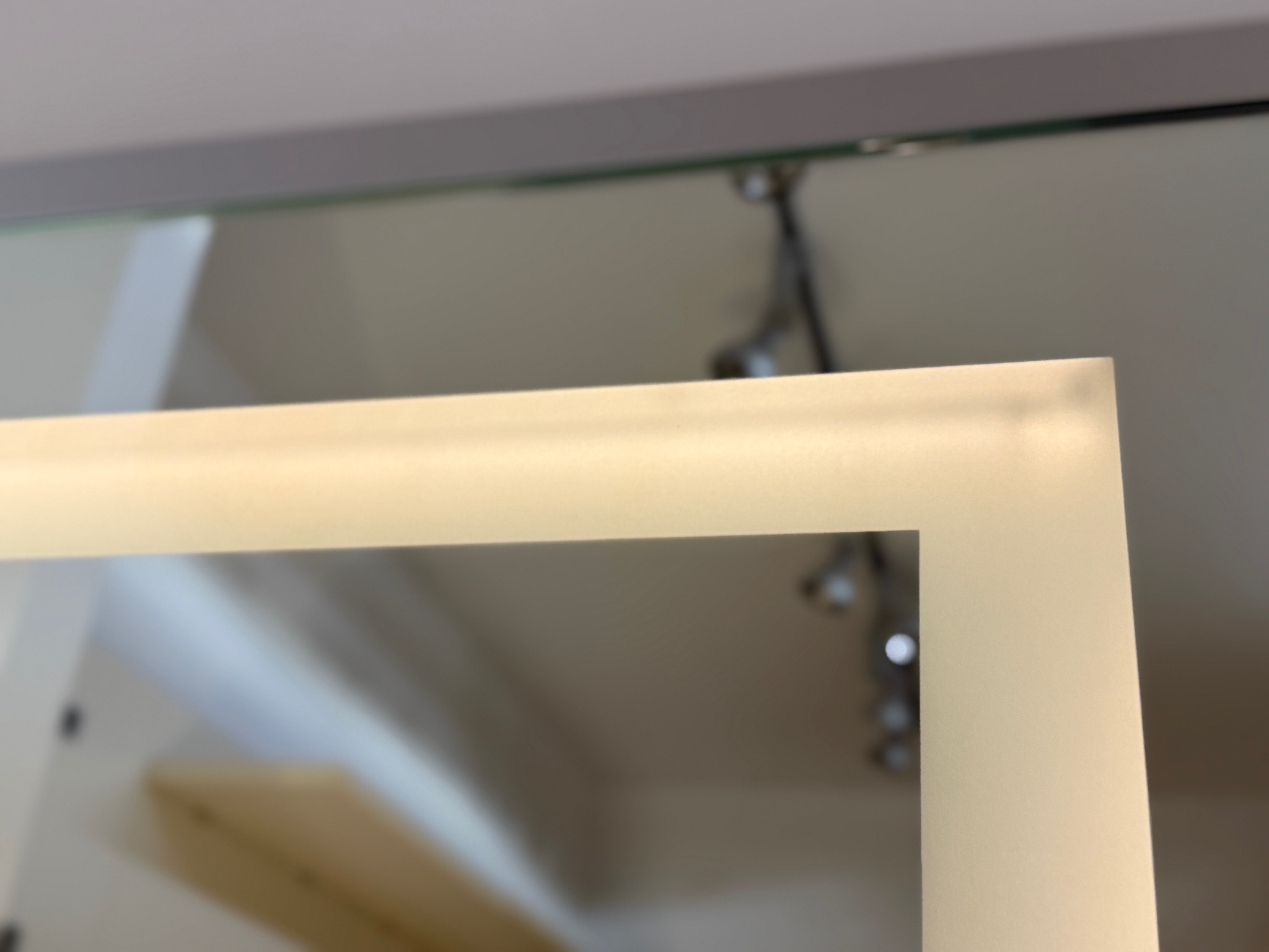 SELT / SOLD Tisettanta fataherbergi / Walk-In closet / Spegill 12 lengdarmetrar 13