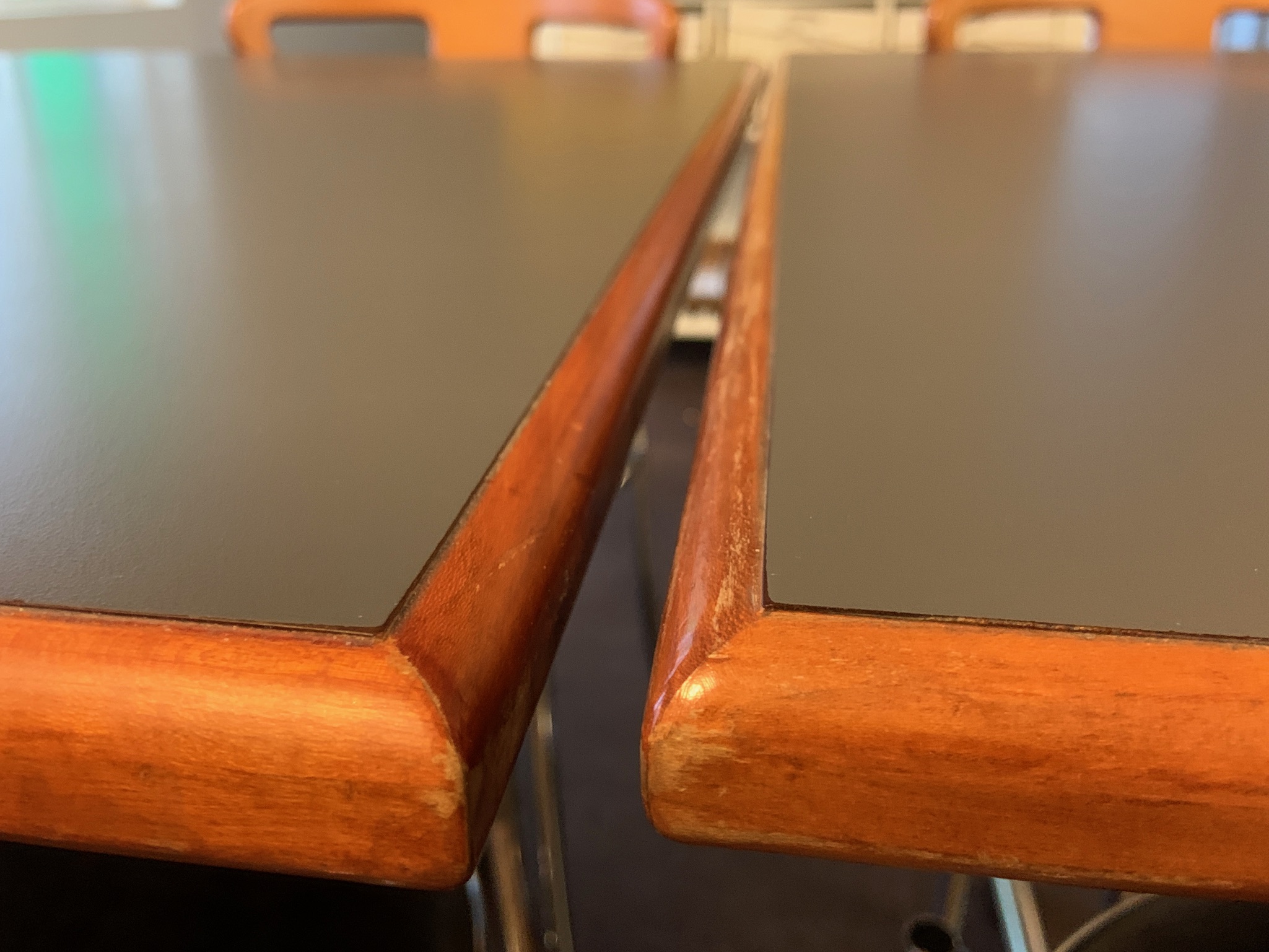 Selt/Endurnýtt-Fín eldhúsborð og stólar 6