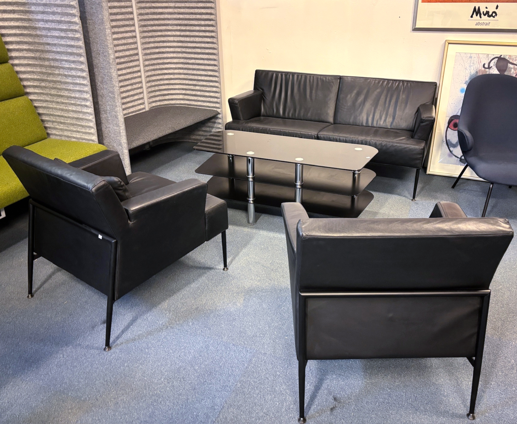 SELT / SOLD Kinnarps leðursófasett frá Pennanum